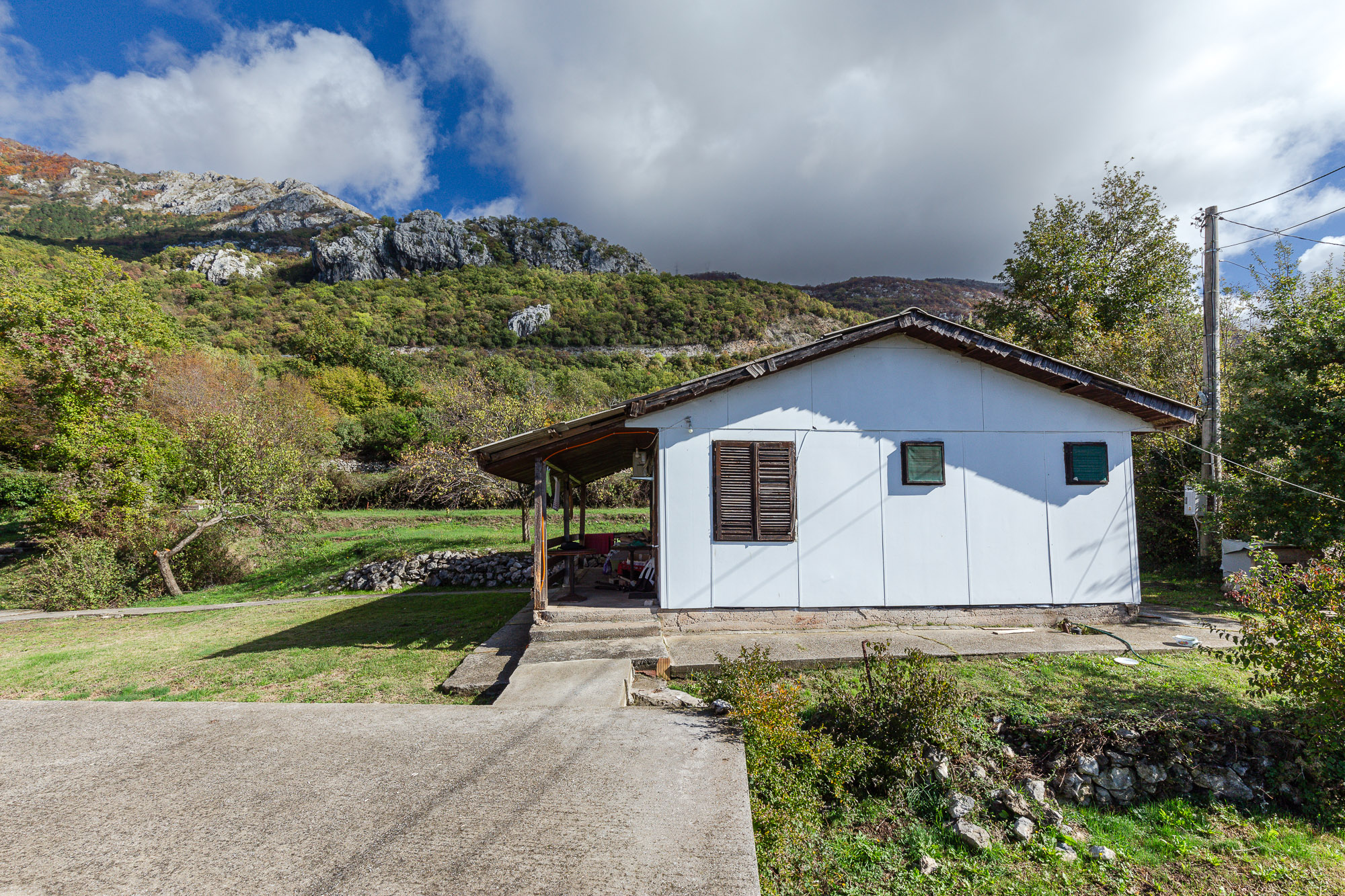 Urbanized Plot with Sea View and Own Water Source – Lapčići, 1,000 m²