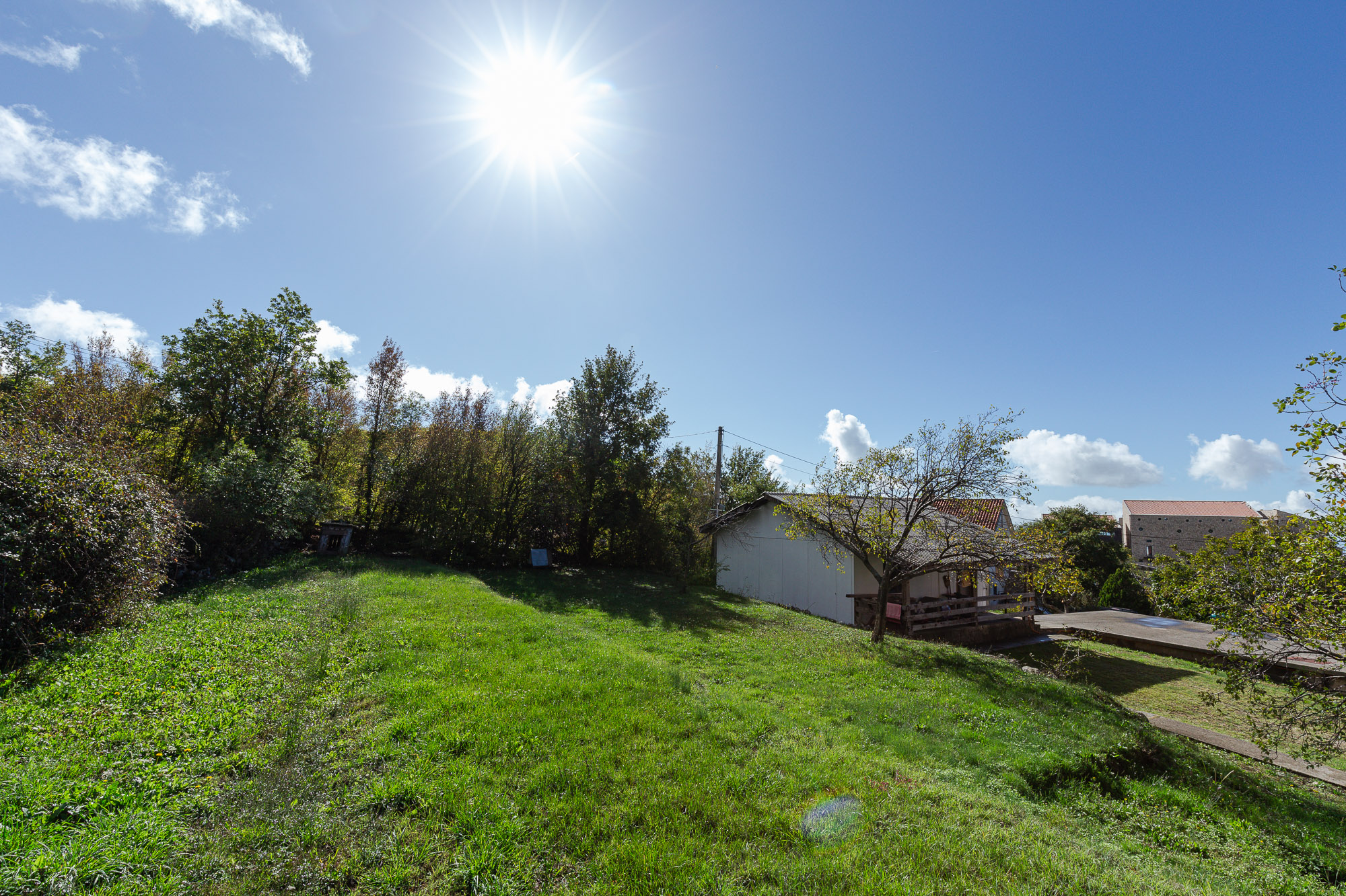 Urbanized Plot with Sea View and Own Water Source – Lapčići, 1,000 m²