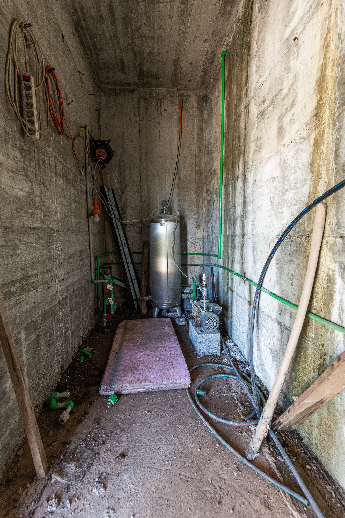 Urbanized Plot with Sea View and Own Water Source – Lapčići, 1,000 m²