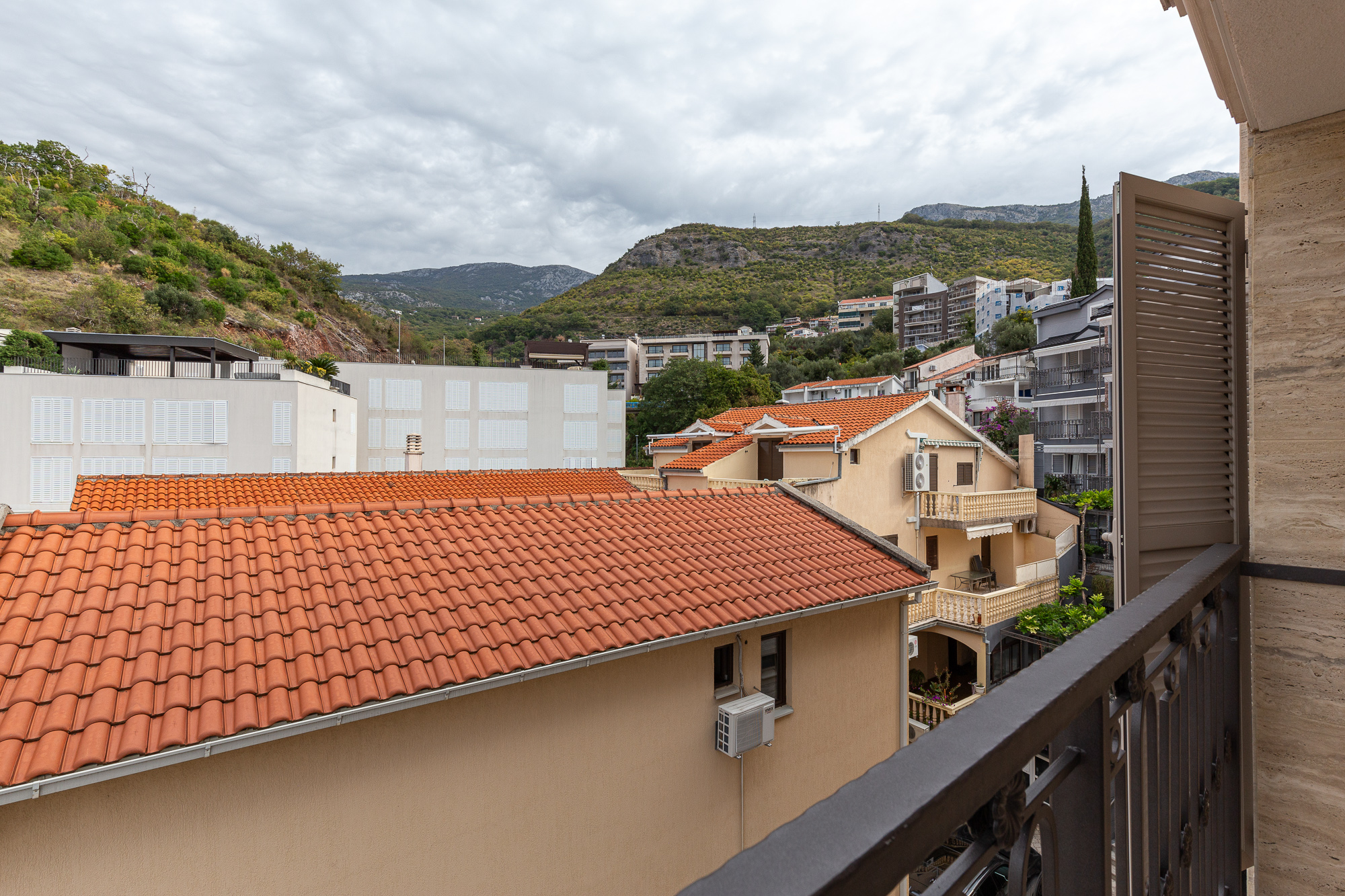 Modern Two-Bedroom Apartment with Panoramic Sea View — Pržno, 68 m²