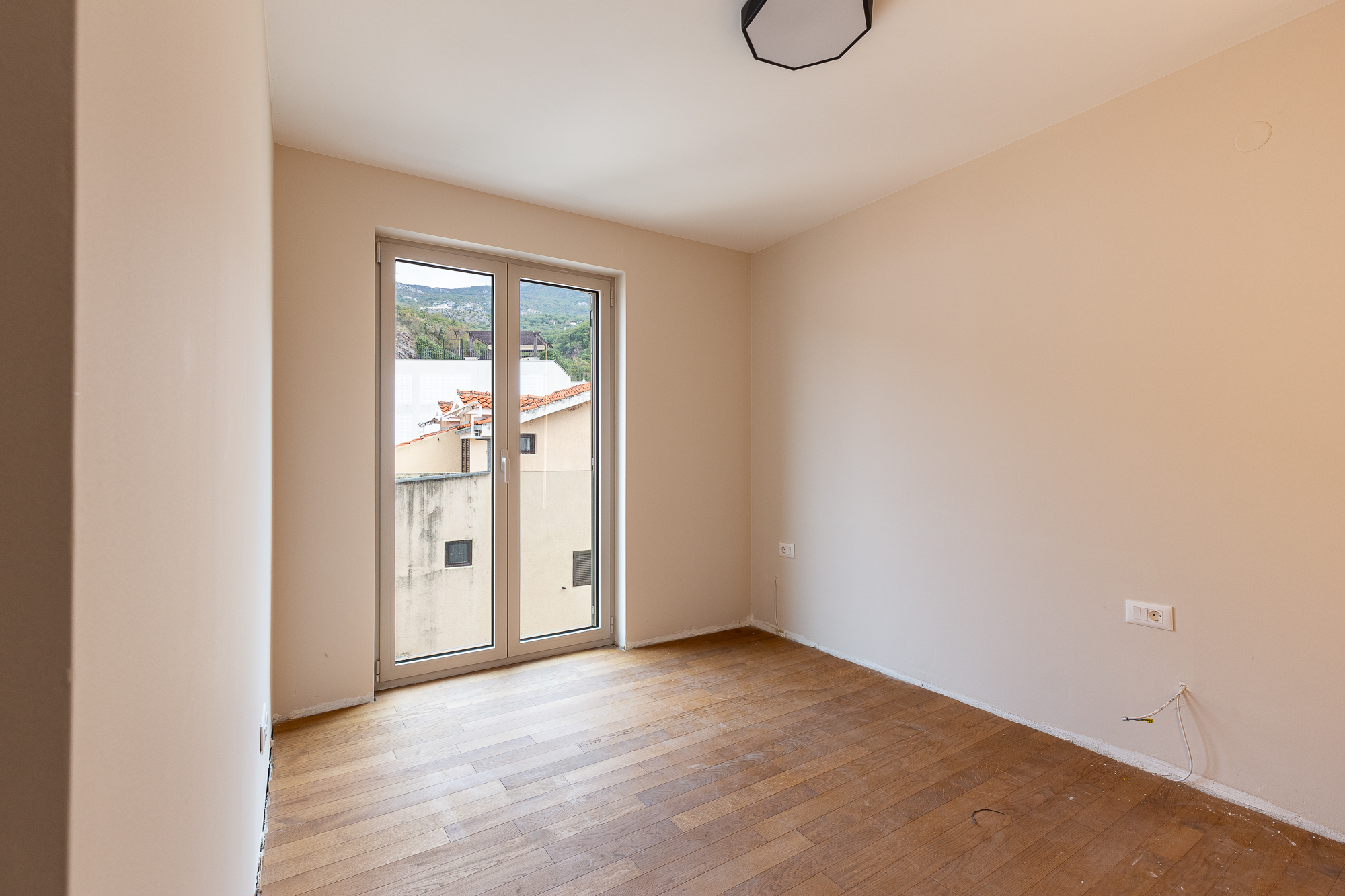 Modern Two-Bedroom Apartment with Panoramic Sea View — Pržno, 68 m²