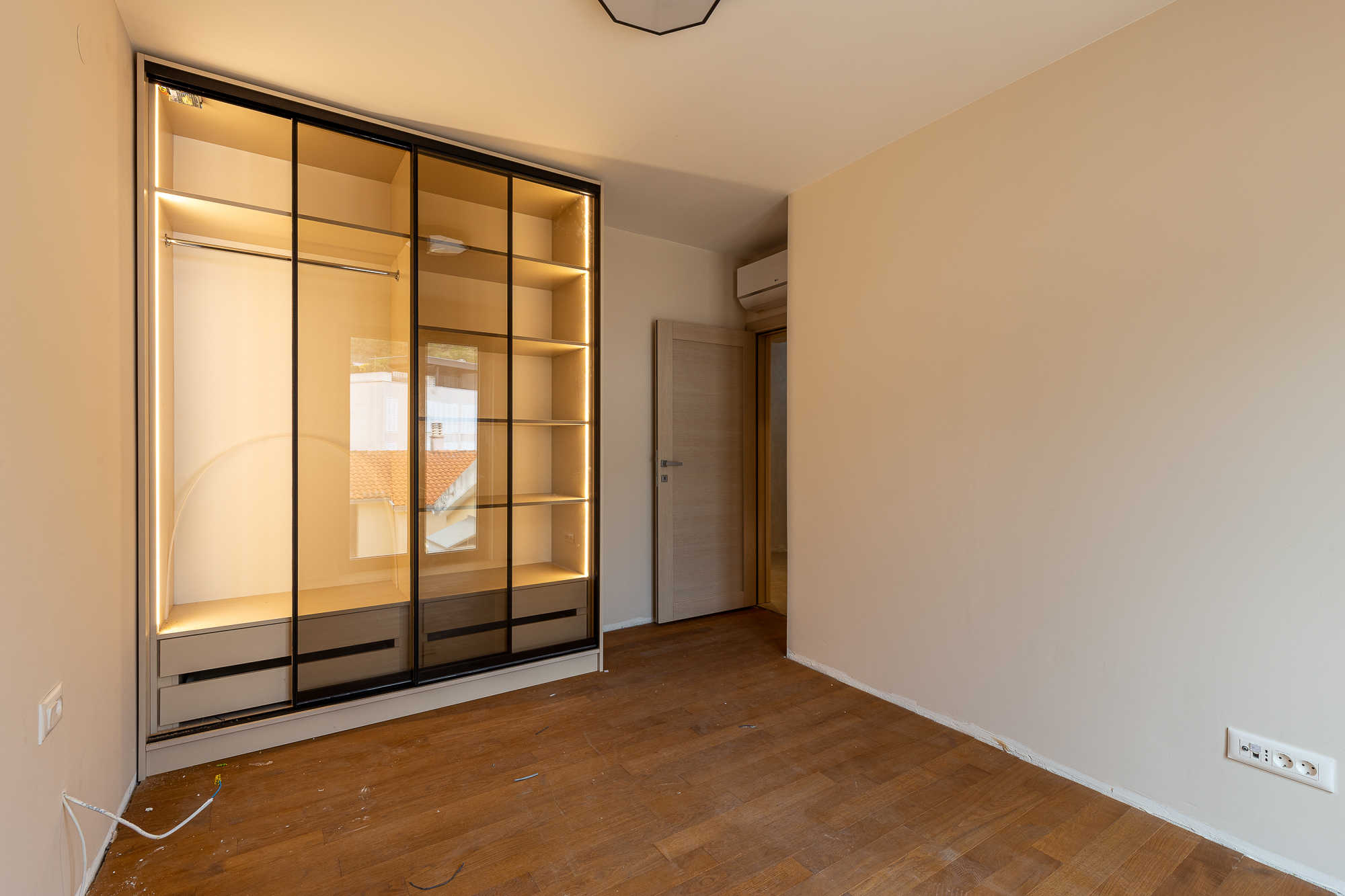 Modern Two-Bedroom Apartment with Panoramic Sea View — Pržno, 68 m²