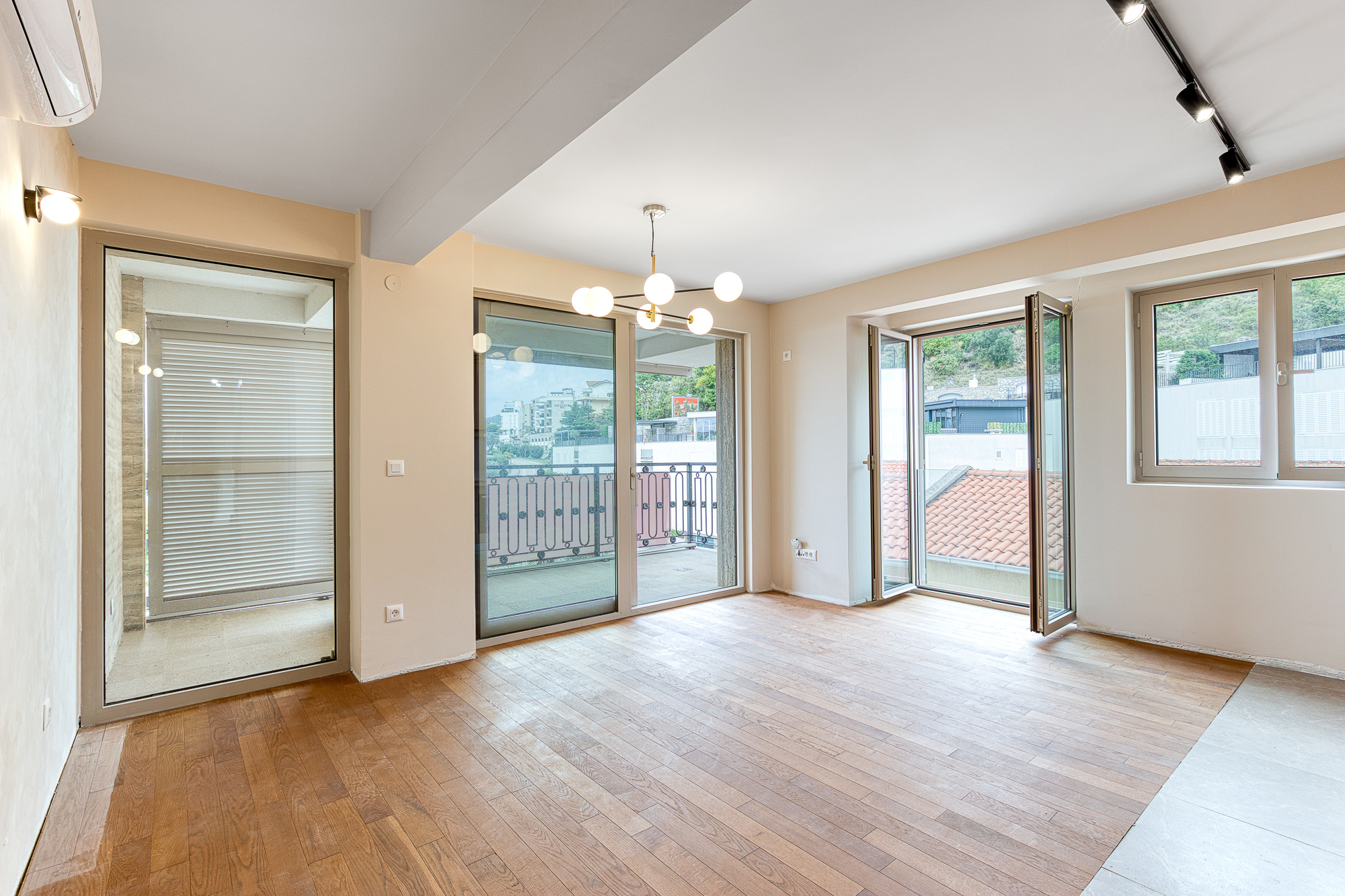 Modern Two-Bedroom Apartment with Panoramic Sea View — Pržno, 68 m²