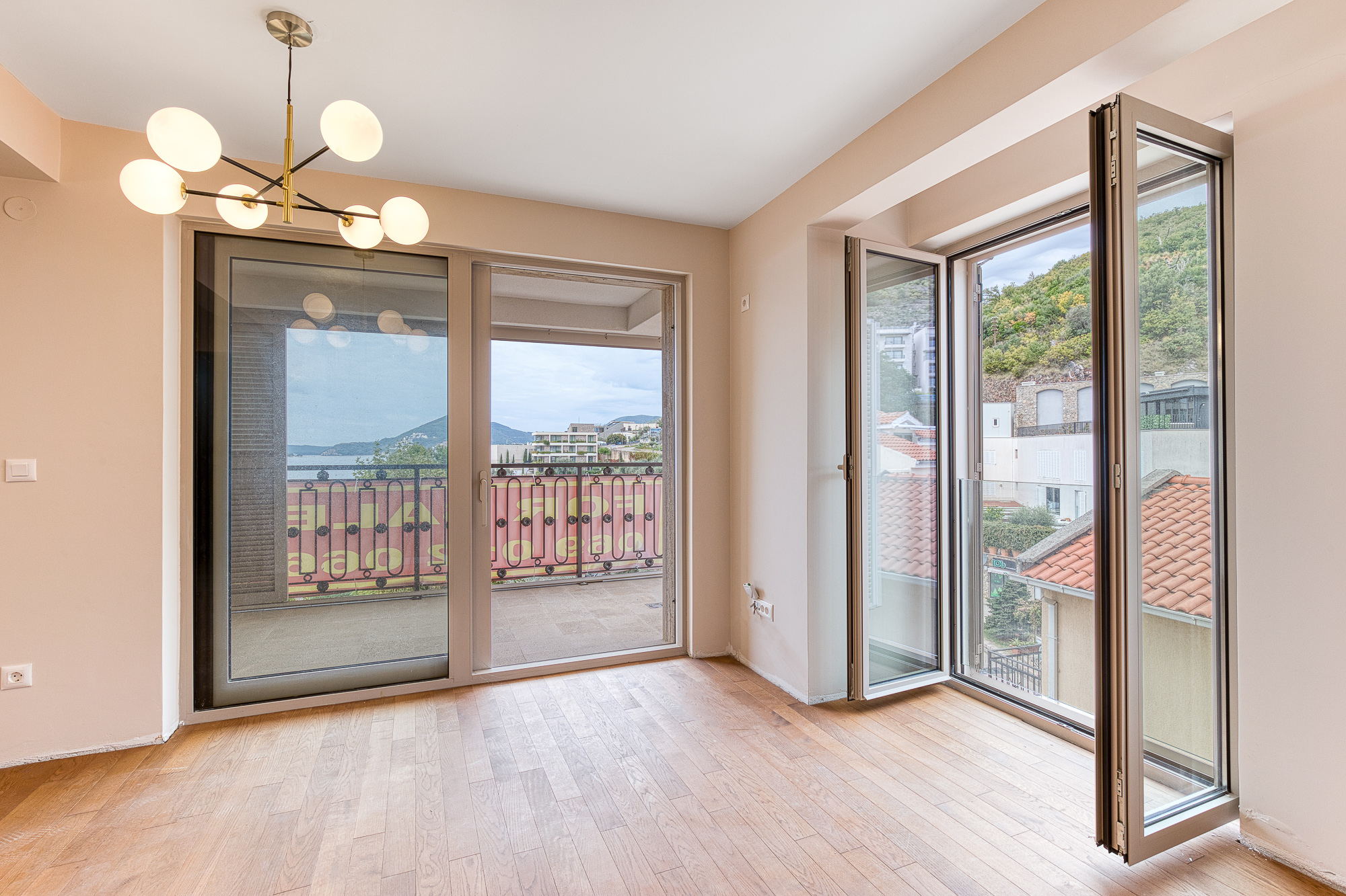 Modern Two-Bedroom Apartment with Panoramic Sea View — Pržno, 68 m²