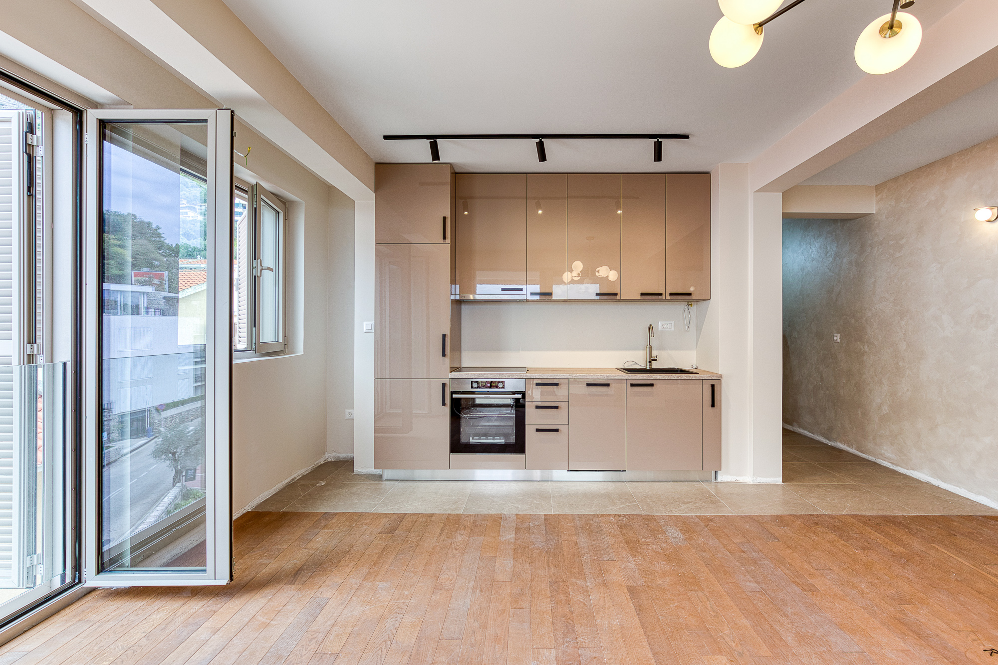 Modern Two-Bedroom Apartment with Panoramic Sea View — Pržno, 68 m²