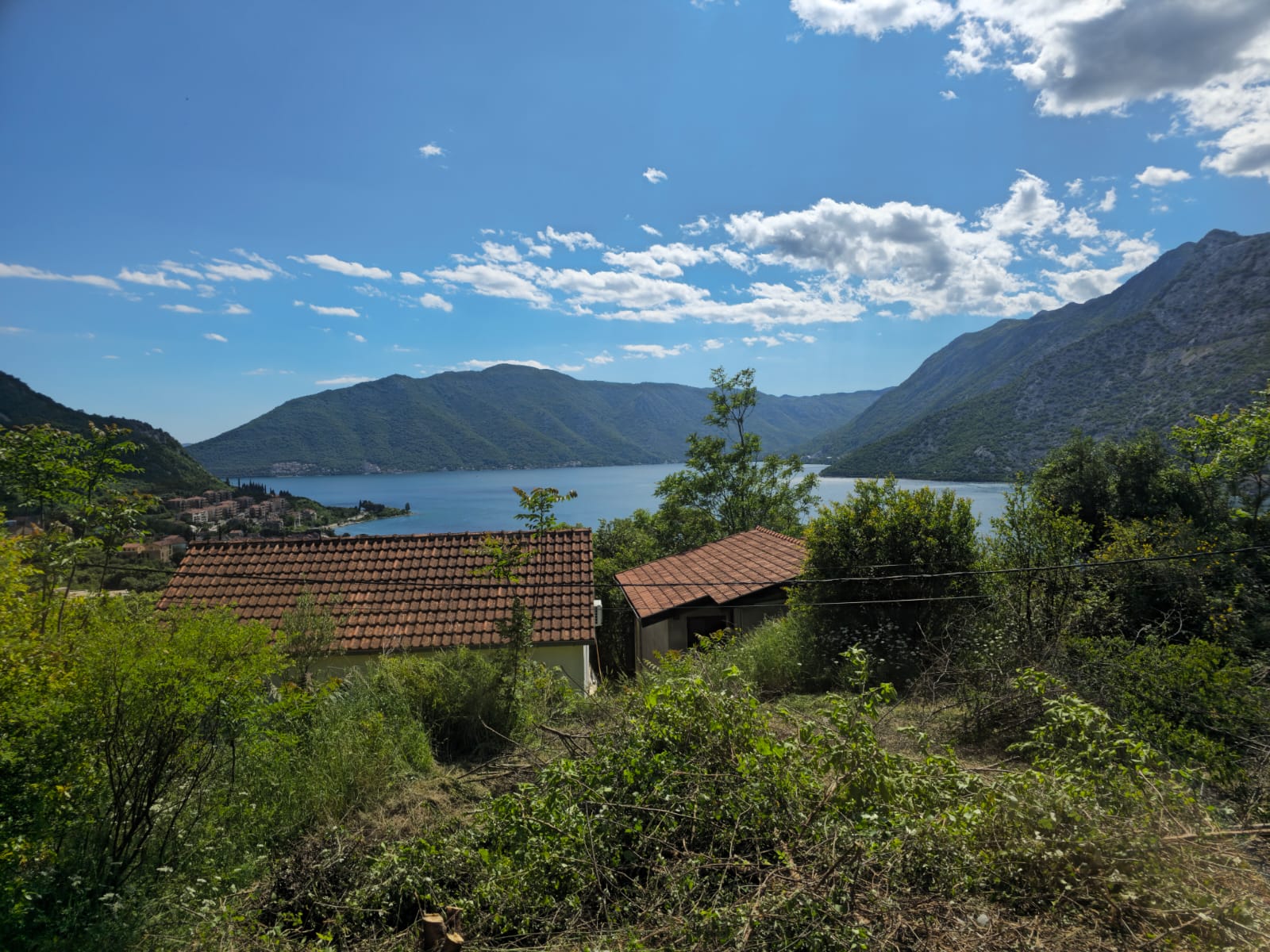 Plot with panoramic sea view in Risan, Montenegro — 910 m²