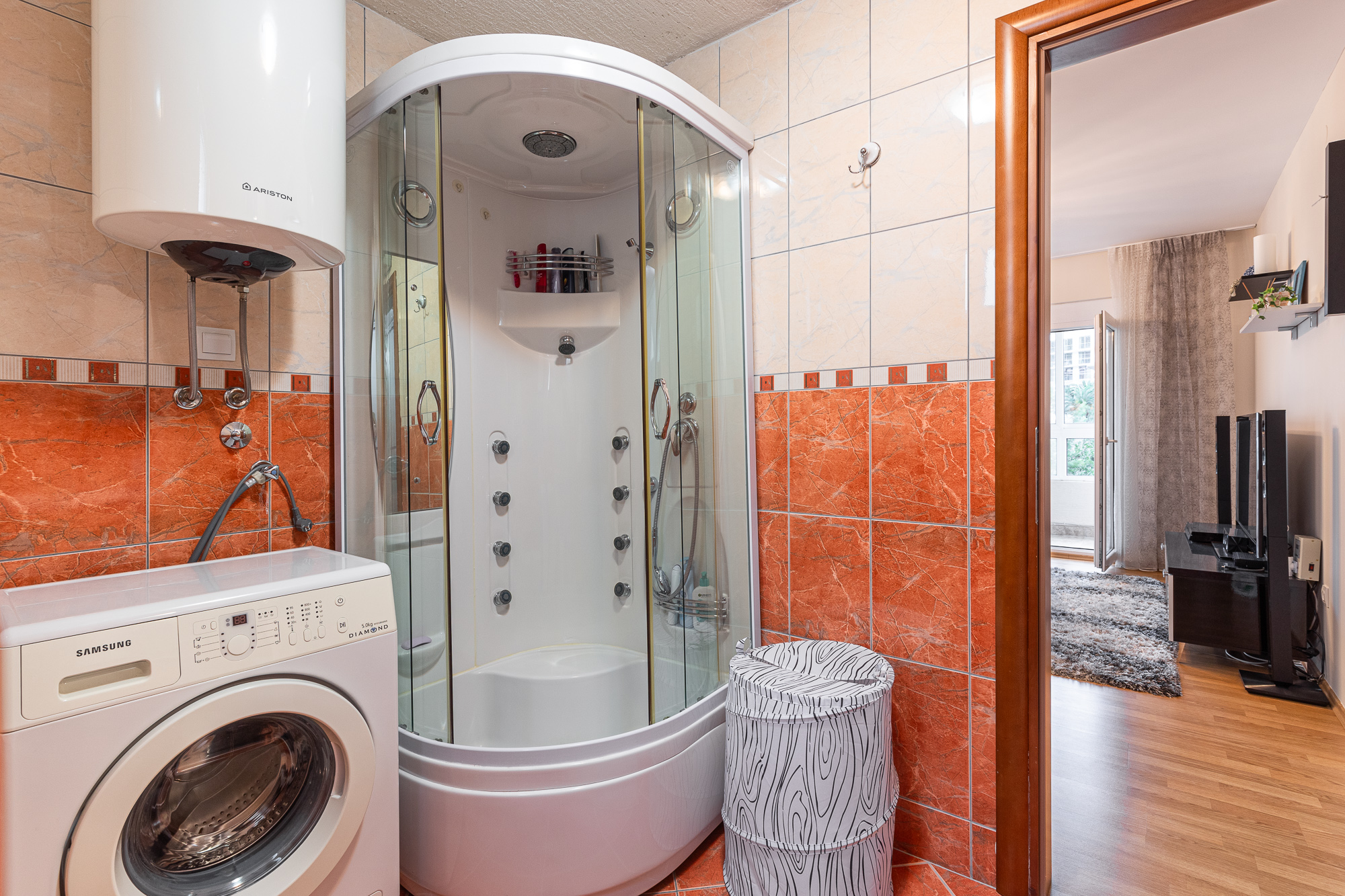 Apartment with 2 bedrooms in Bečići