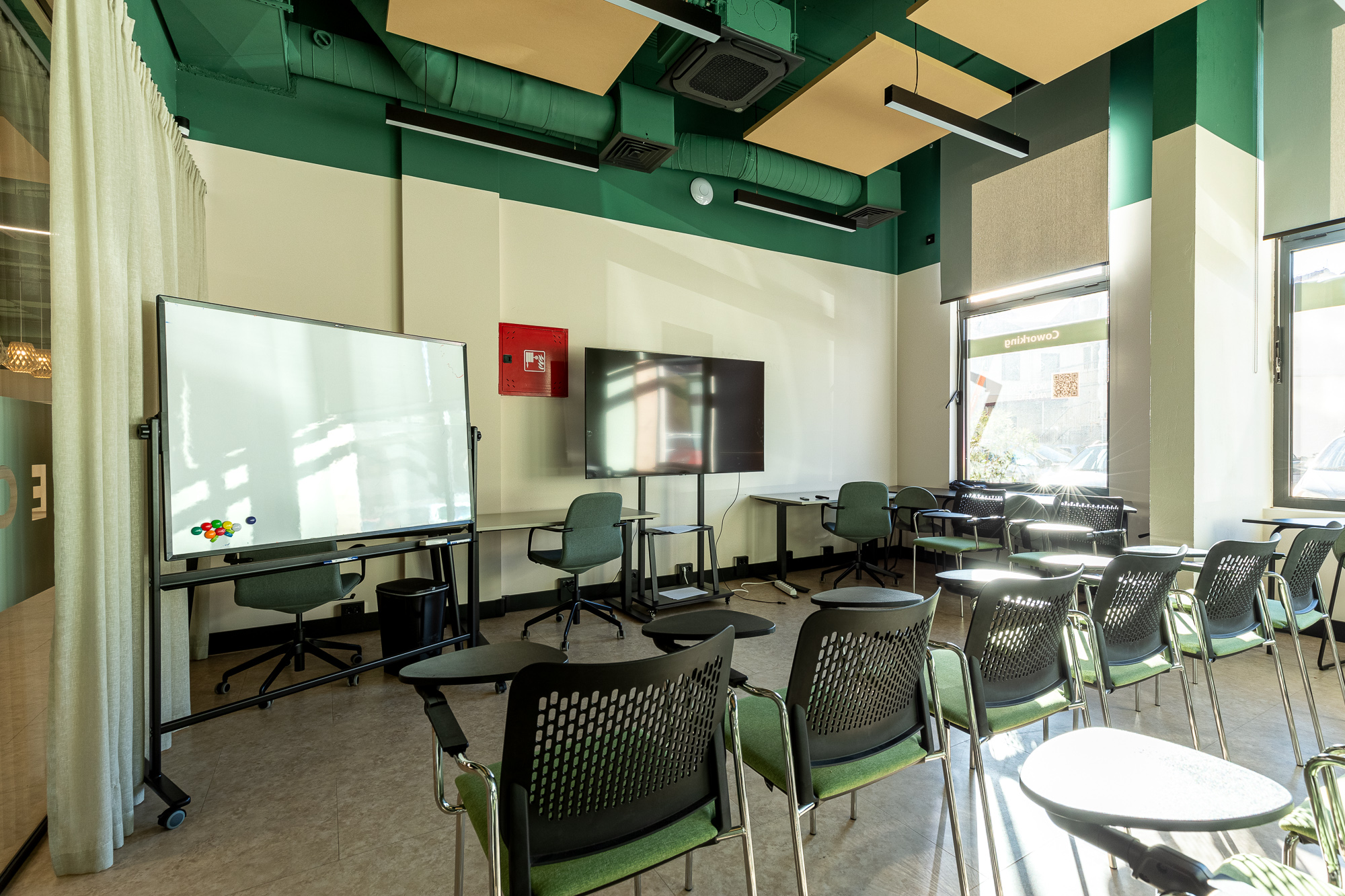 Commercial property in Budva, 400 m²