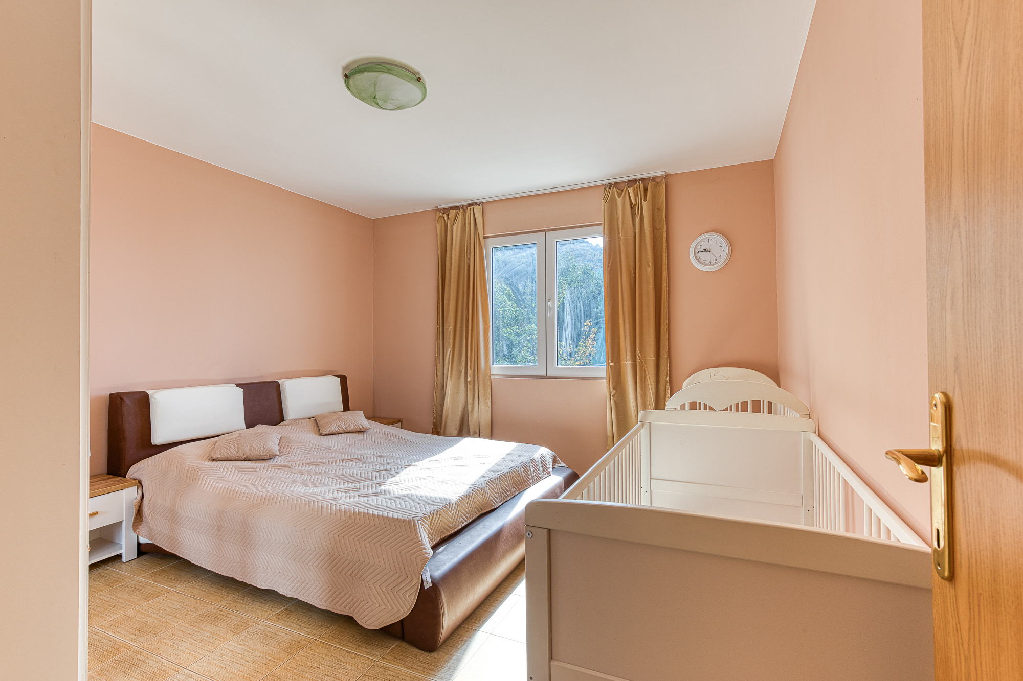 A house in Sutomore with a panoramic sea view 140 m2