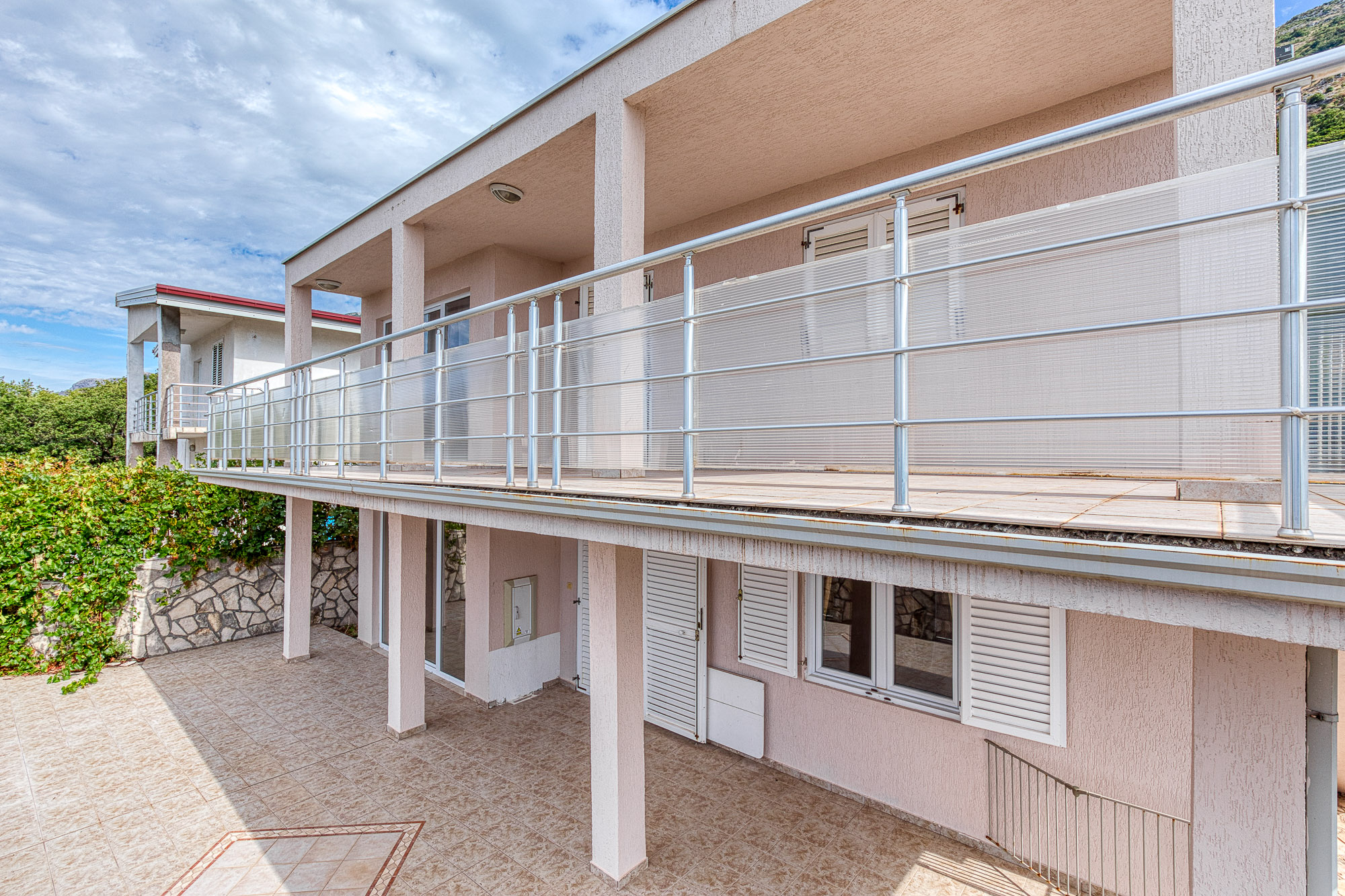 A house in Sutomore with a panoramic sea view 140 m2