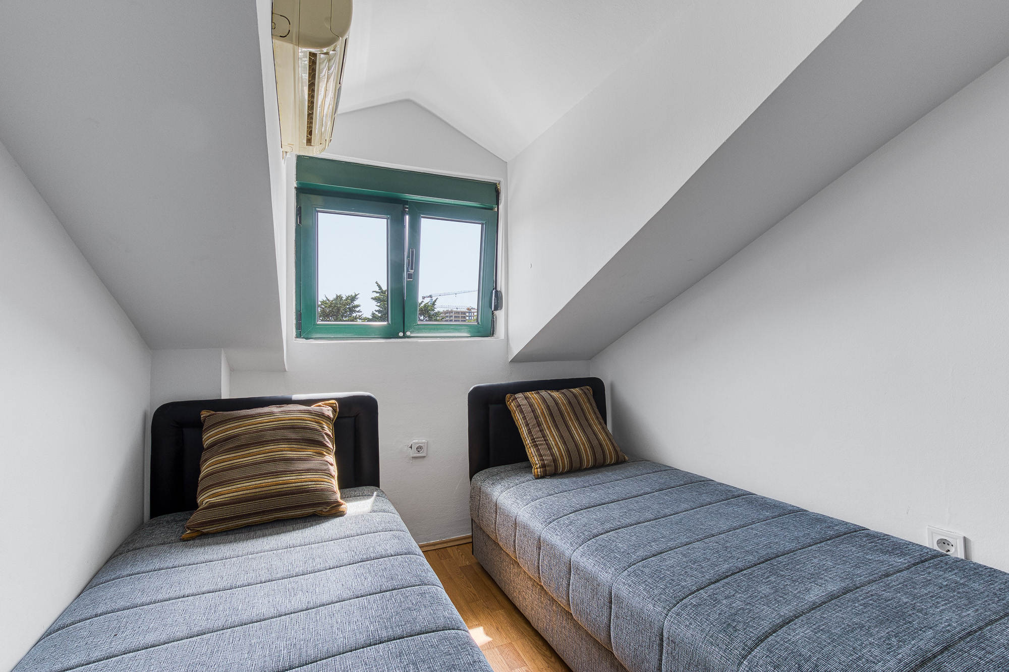 One-Bedroom Apartment in Budva – Sea View