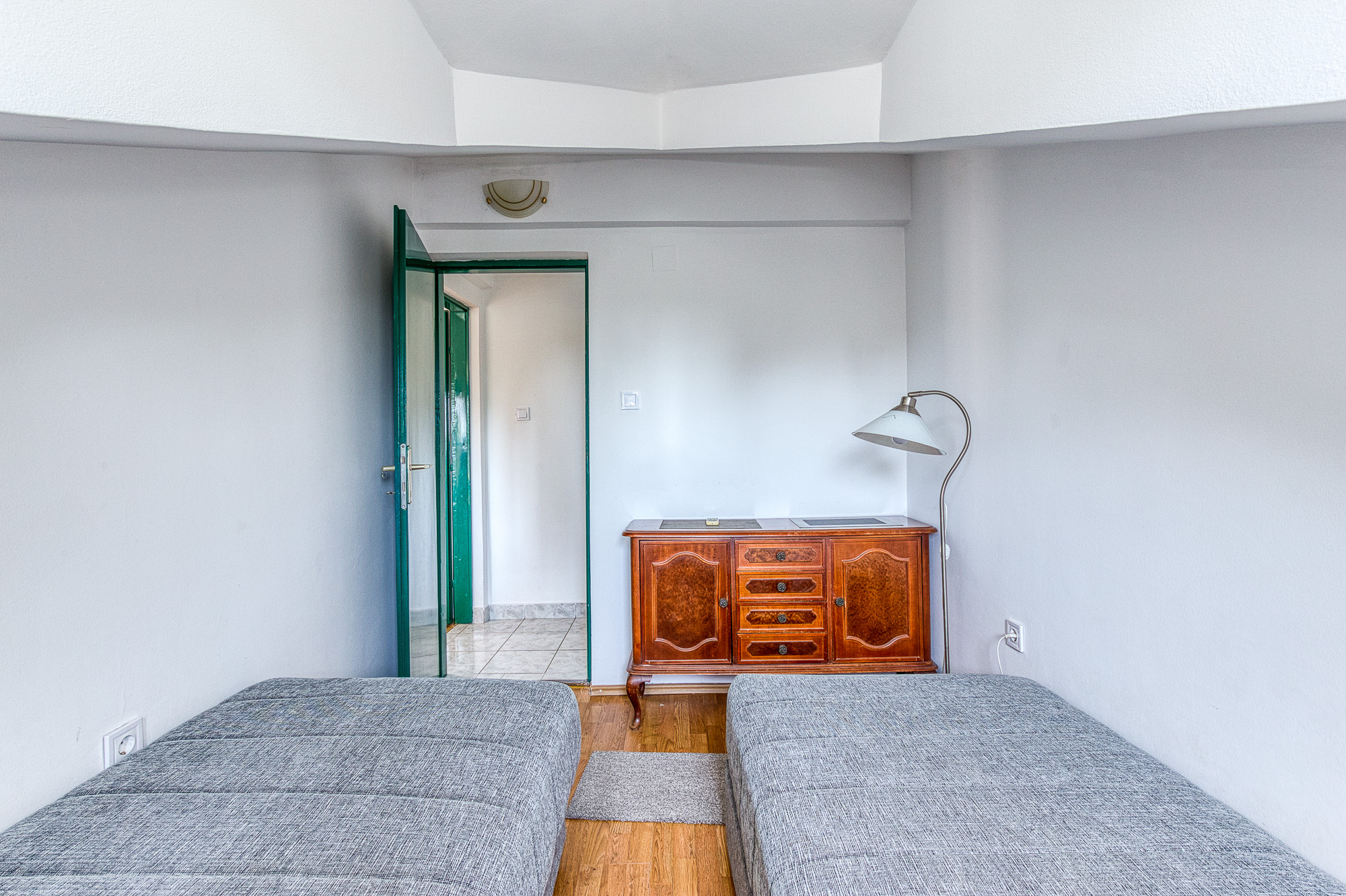 One-Bedroom Apartment in Budva – Sea View