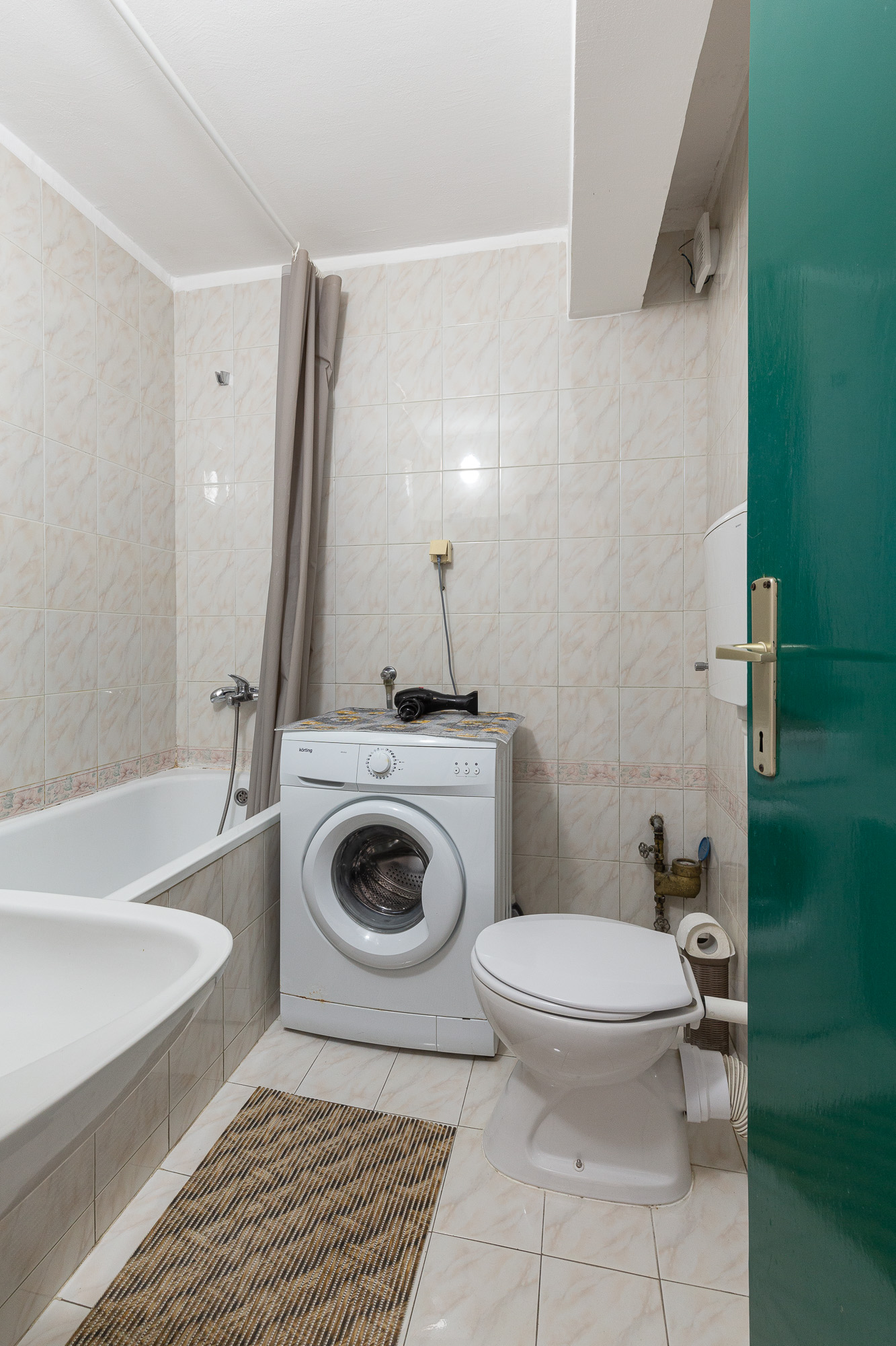 One-Bedroom Apartment in Budva – Sea View