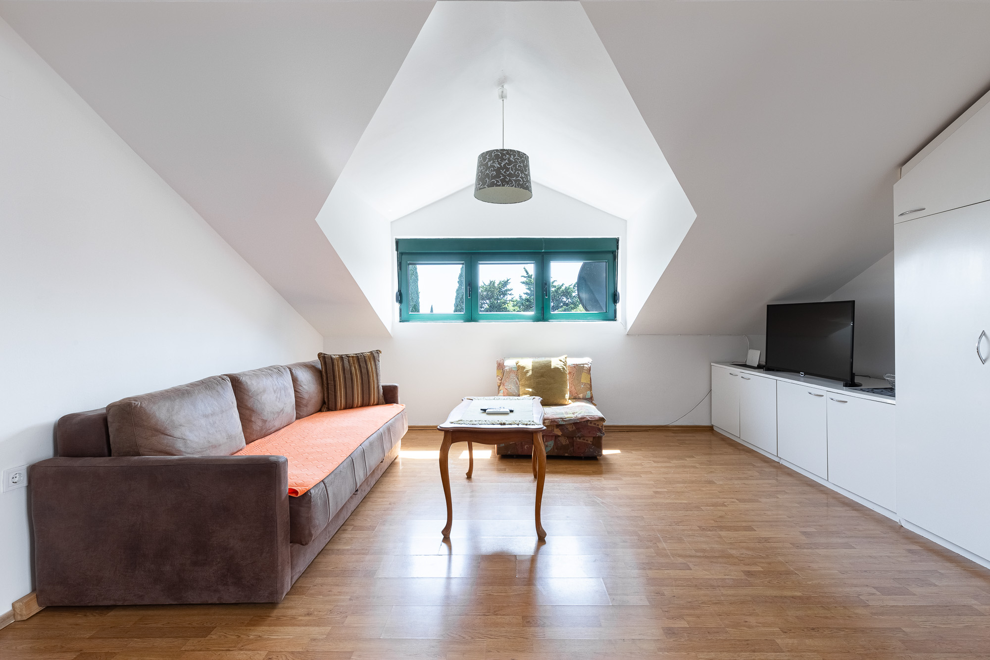 One-Bedroom Apartment in Budva – Sea View