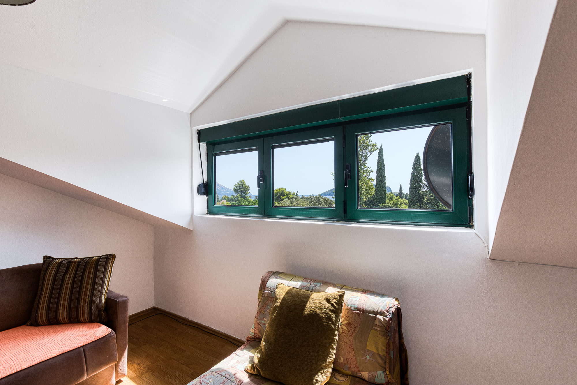 One-Bedroom Apartment in Budva – Sea View