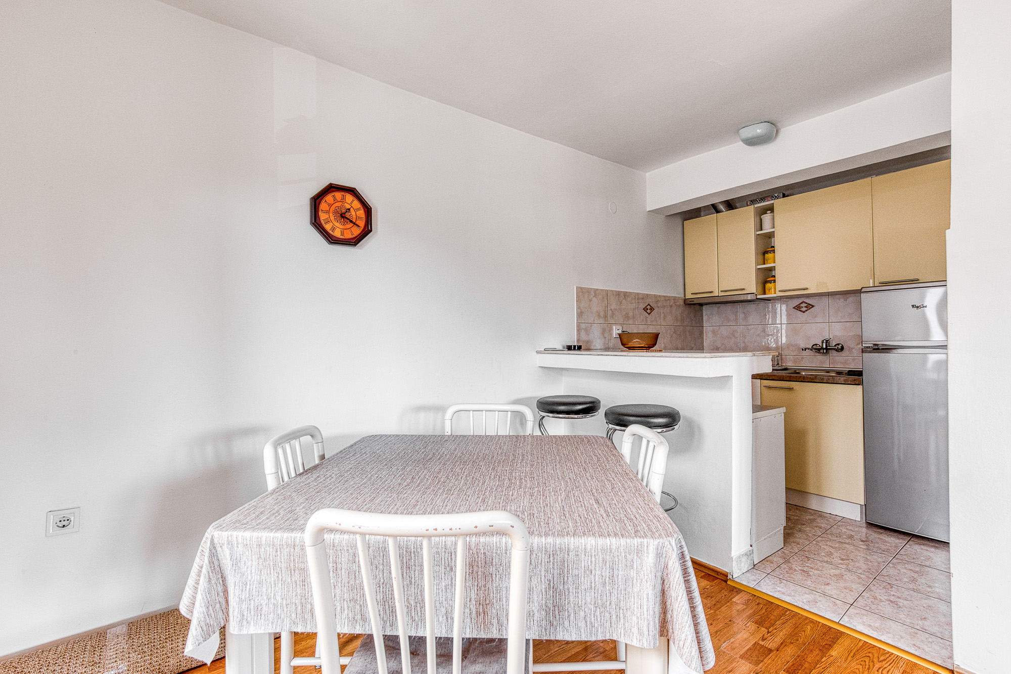 One-Bedroom Apartment in Budva – Sea View