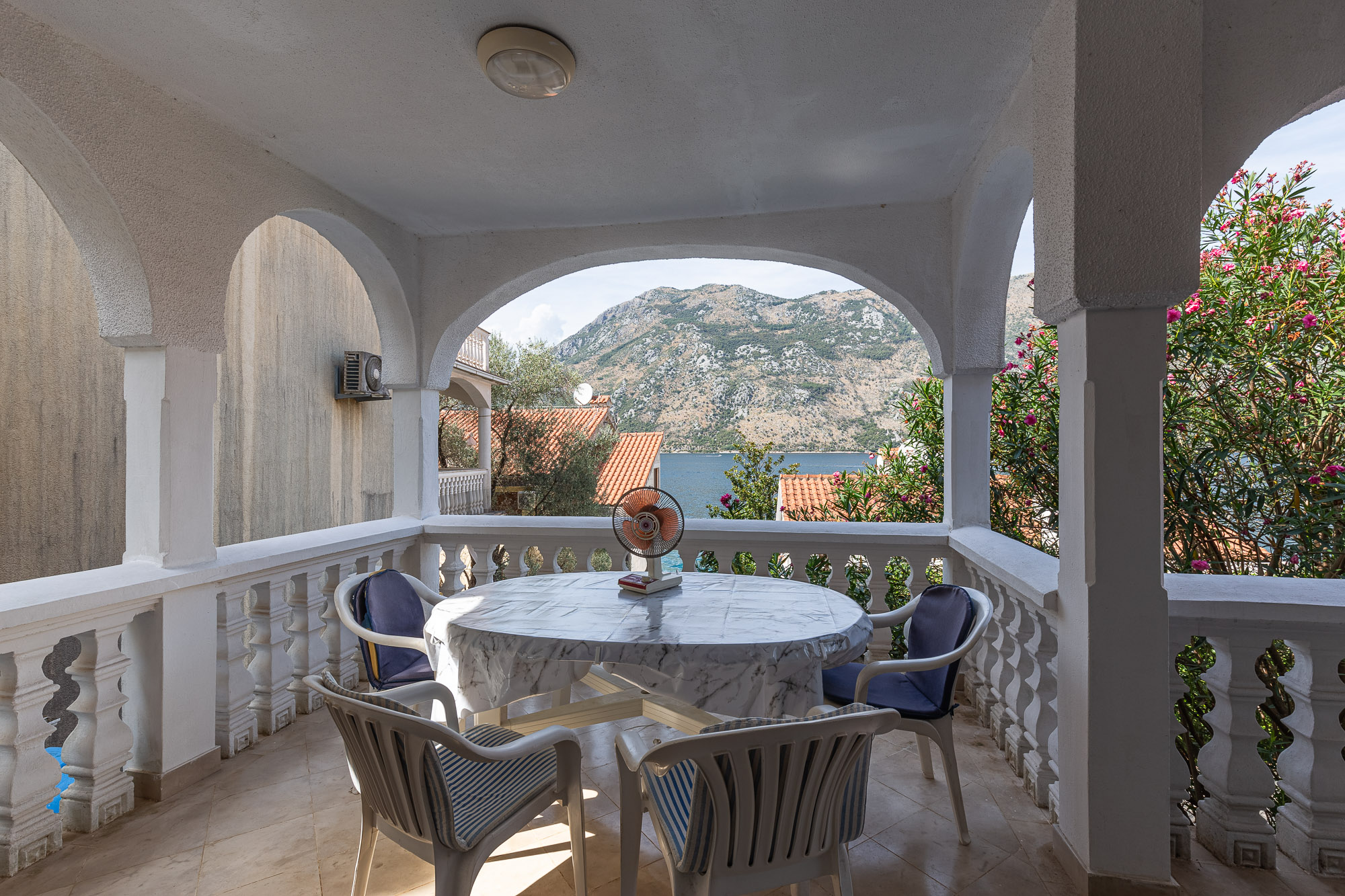 House Just 50 Meters from the Sea – Stoliv