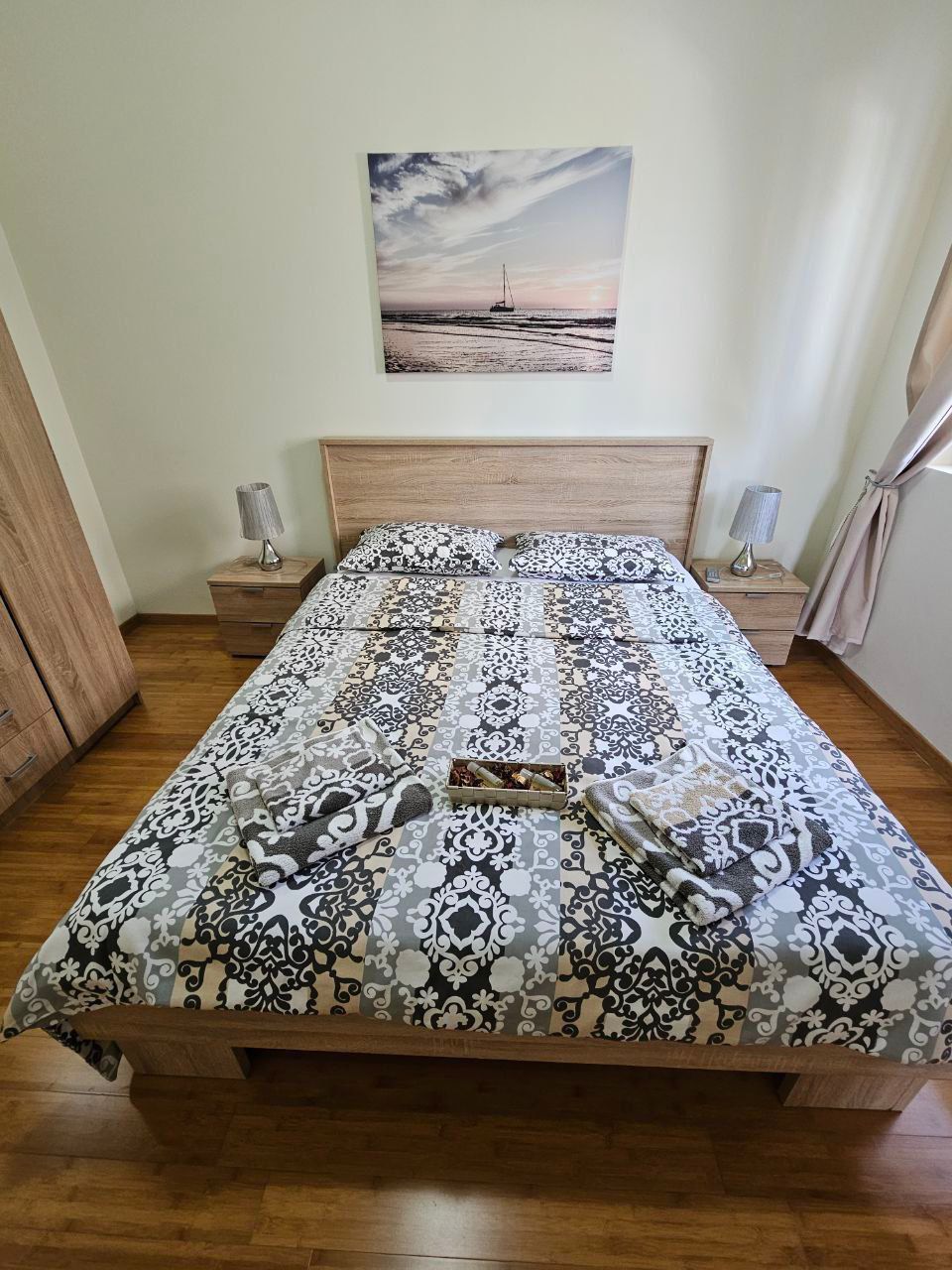 Spacious 1-Bedroom Apartment in Prcanj