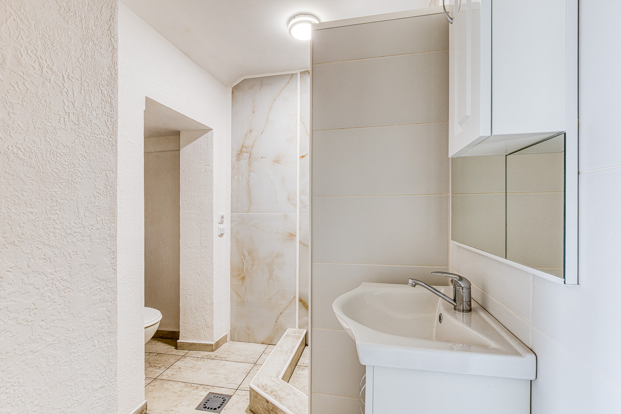 Two-unit home with stunning views of the Adriatic Sea