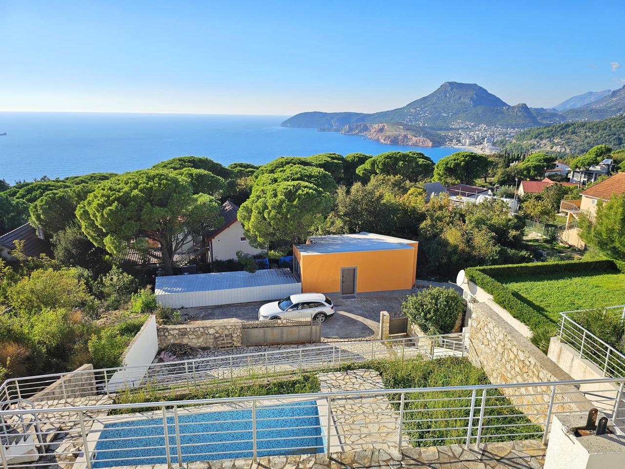 Panoramic view house in Ratac with swimming pool
