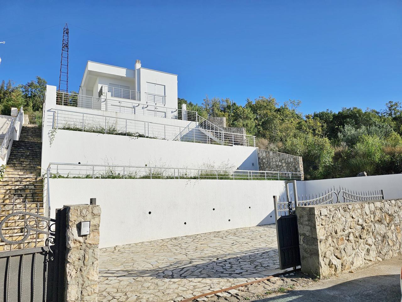Panoramic view house in Ratac with swimming pool