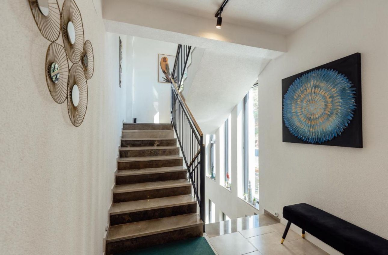 Modern Boutique Hotel with Panoramic Views – Luxury Adriatic Investment