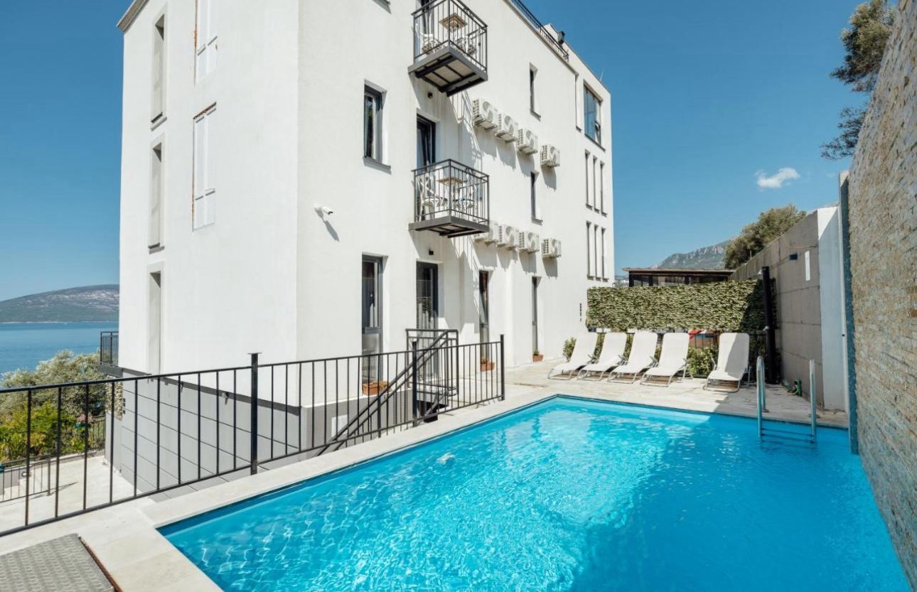 Modern Boutique Hotel with Panoramic Views – Luxury Adriatic Investment