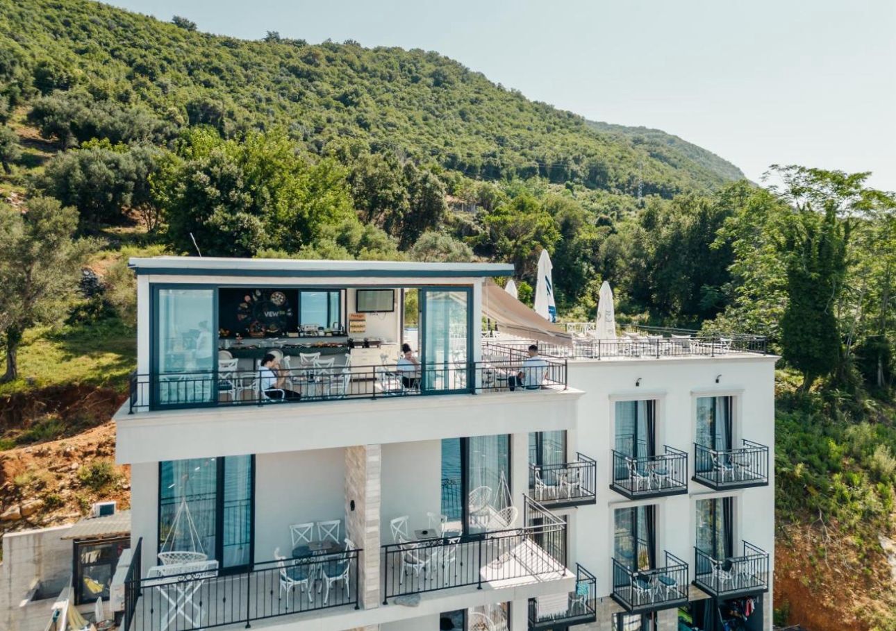 Modern Boutique Hotel with Panoramic Views – Luxury Adriatic Investment