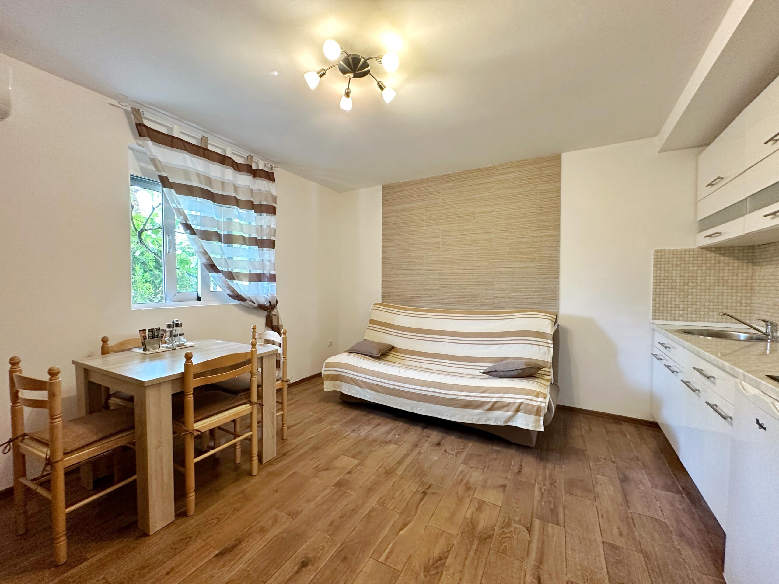 Mini-hotel with pool and spa near Lustica Bay