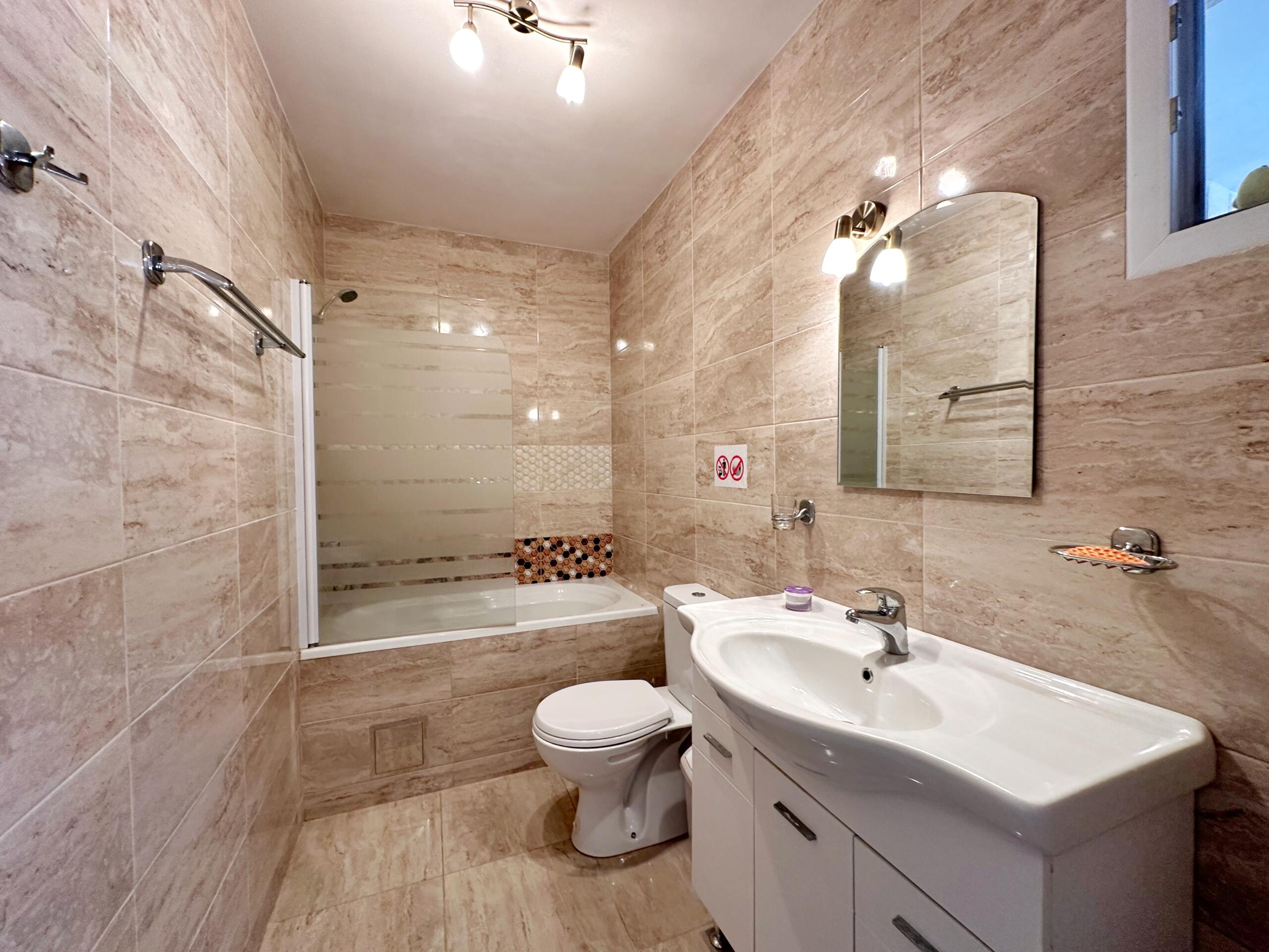 Mini-hotel with pool and spa near Lustica Bay