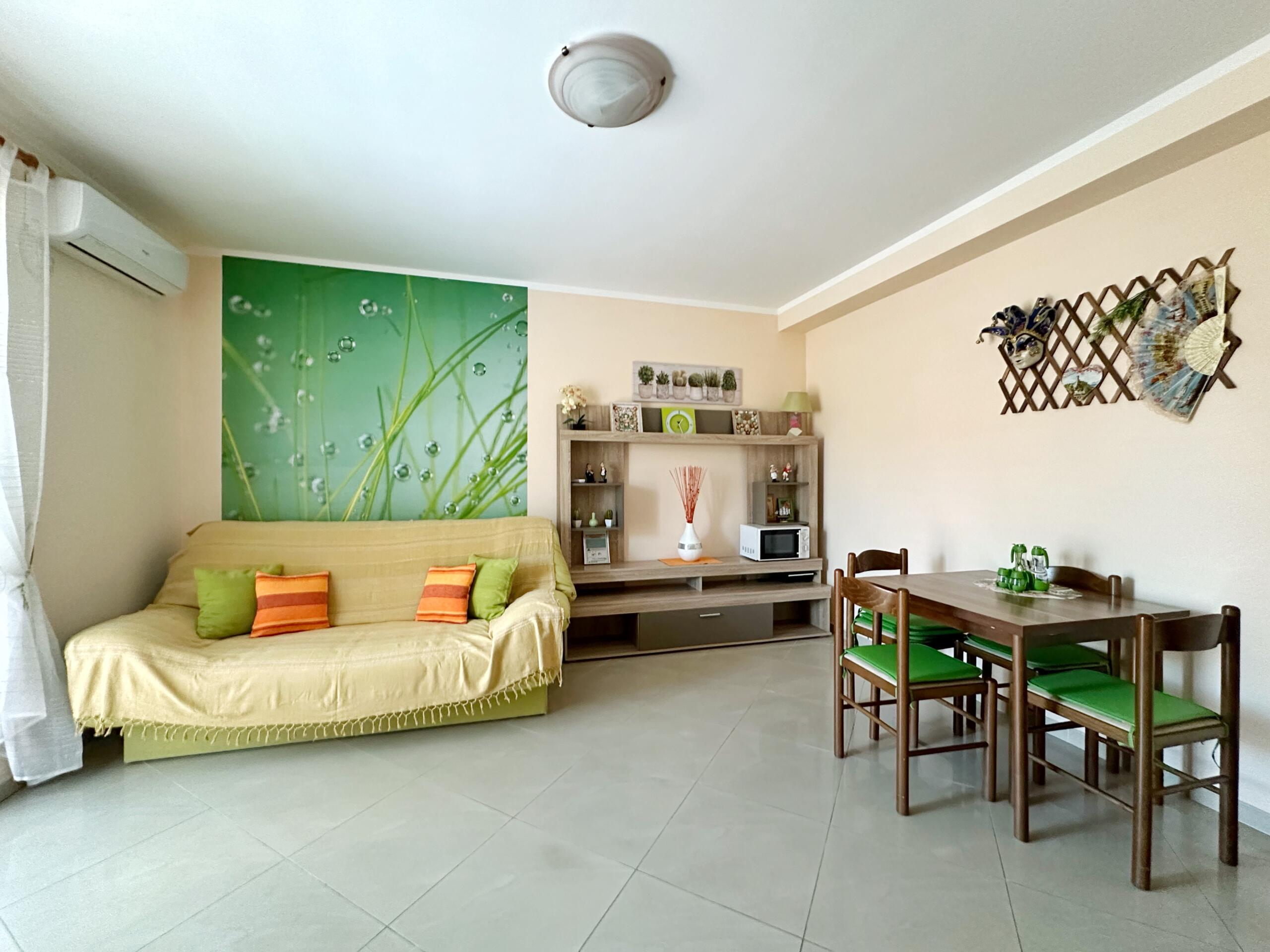 Mini-hotel with pool and spa near Lustica Bay