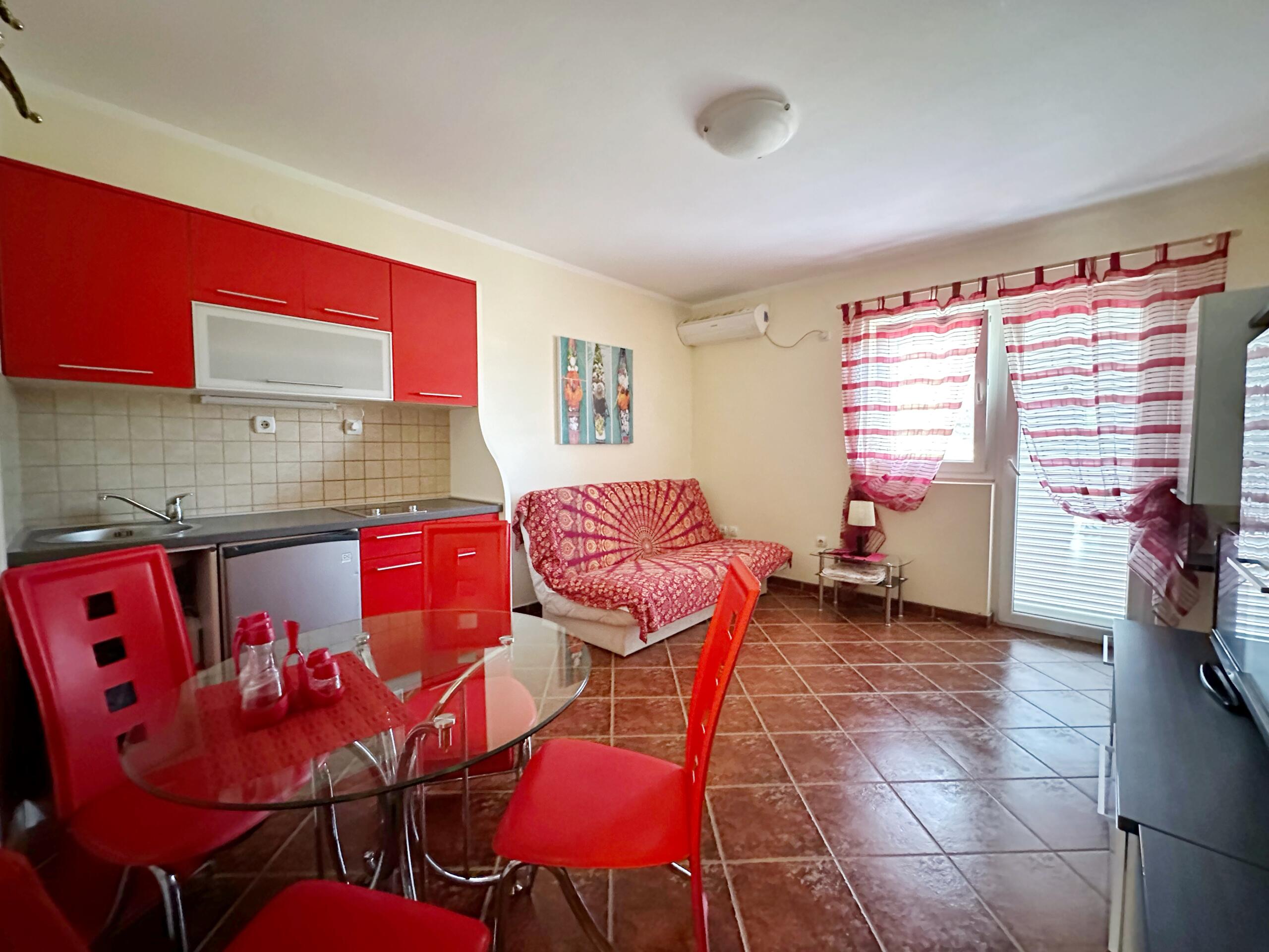 Mini-hotel with pool and spa near Lustica Bay