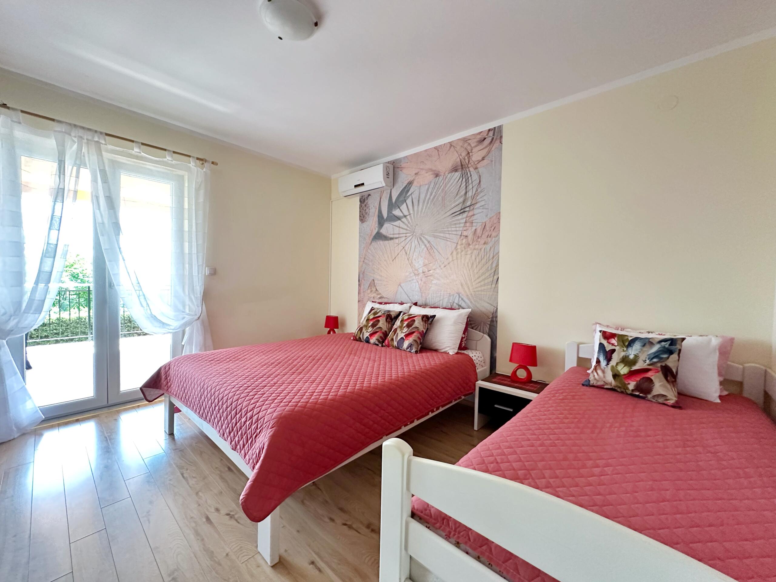 Mini-hotel with pool and spa near Lustica Bay