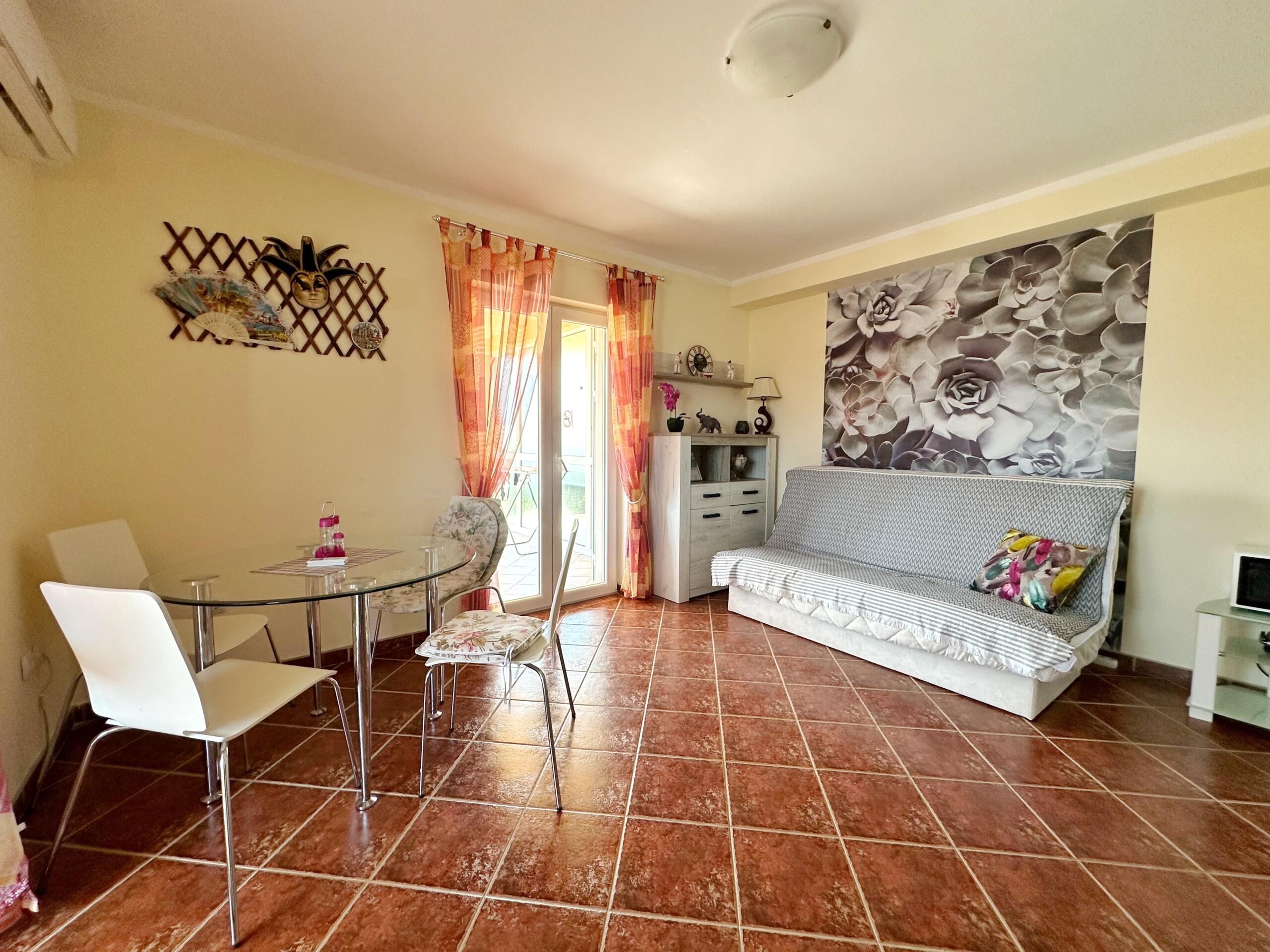 Mini-hotel with pool and spa near Lustica Bay