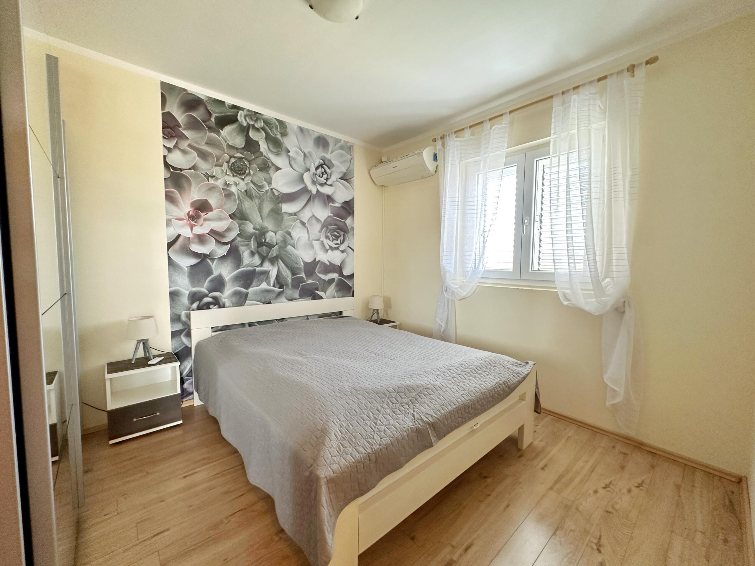 Mini-hotel with pool and spa near Lustica Bay