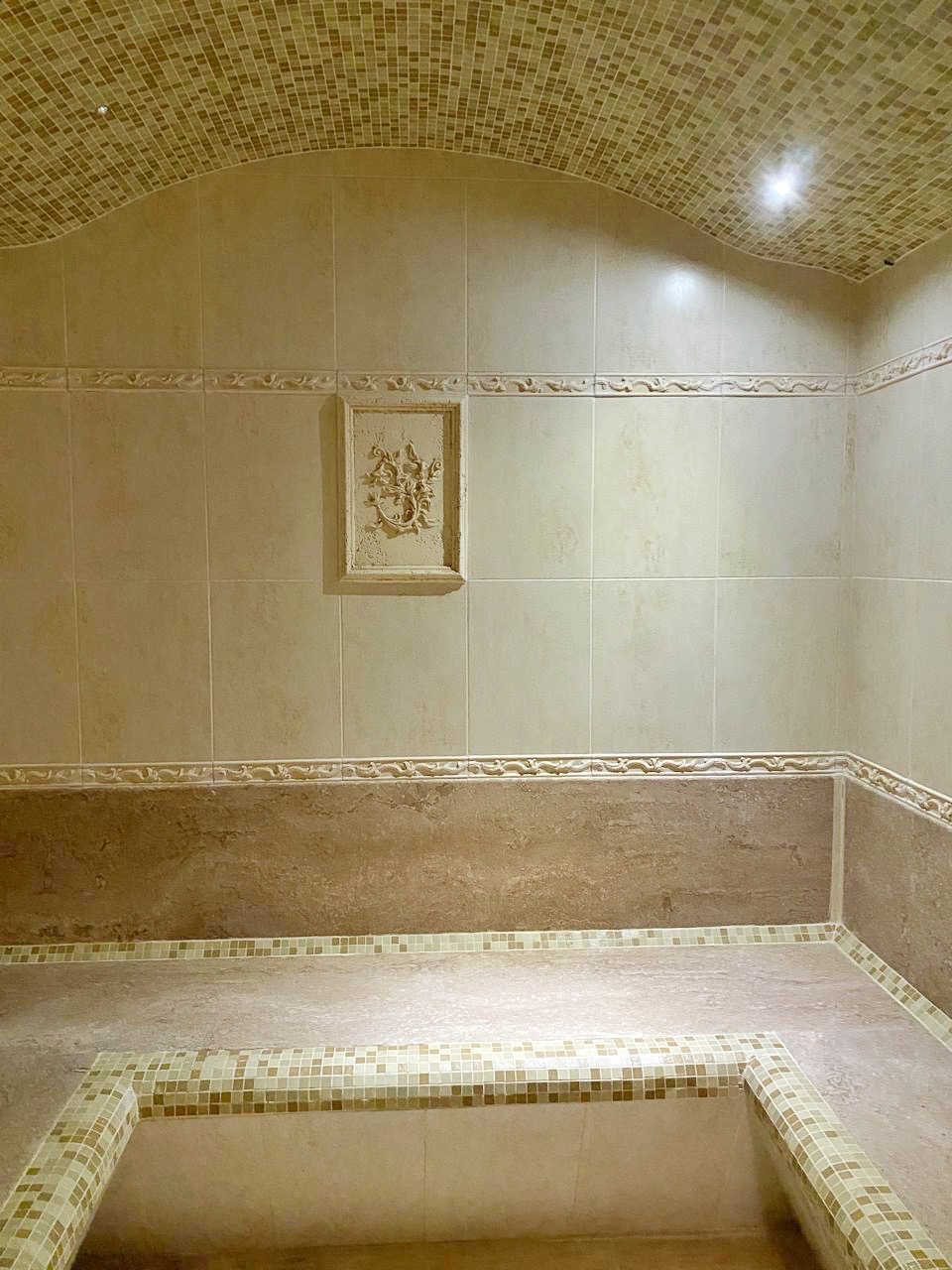 Mini-hotel with pool and spa near Lustica Bay