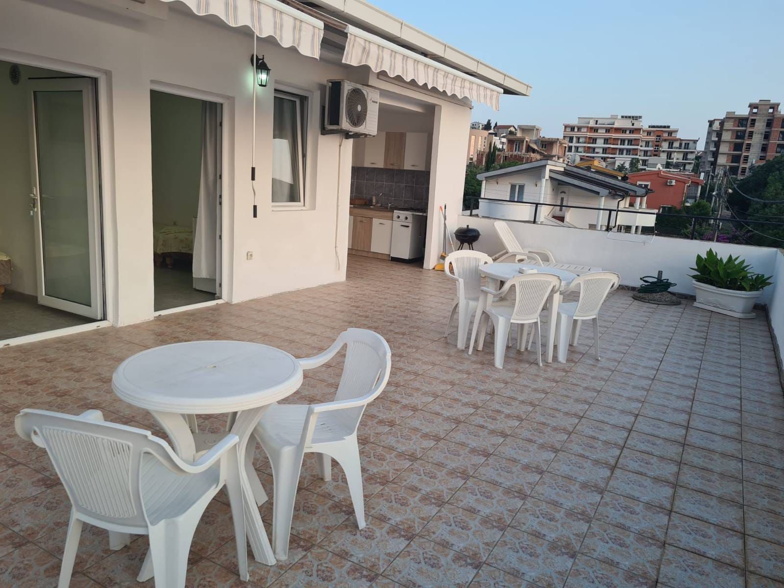 Two-story house in Dobra Voda near the sea