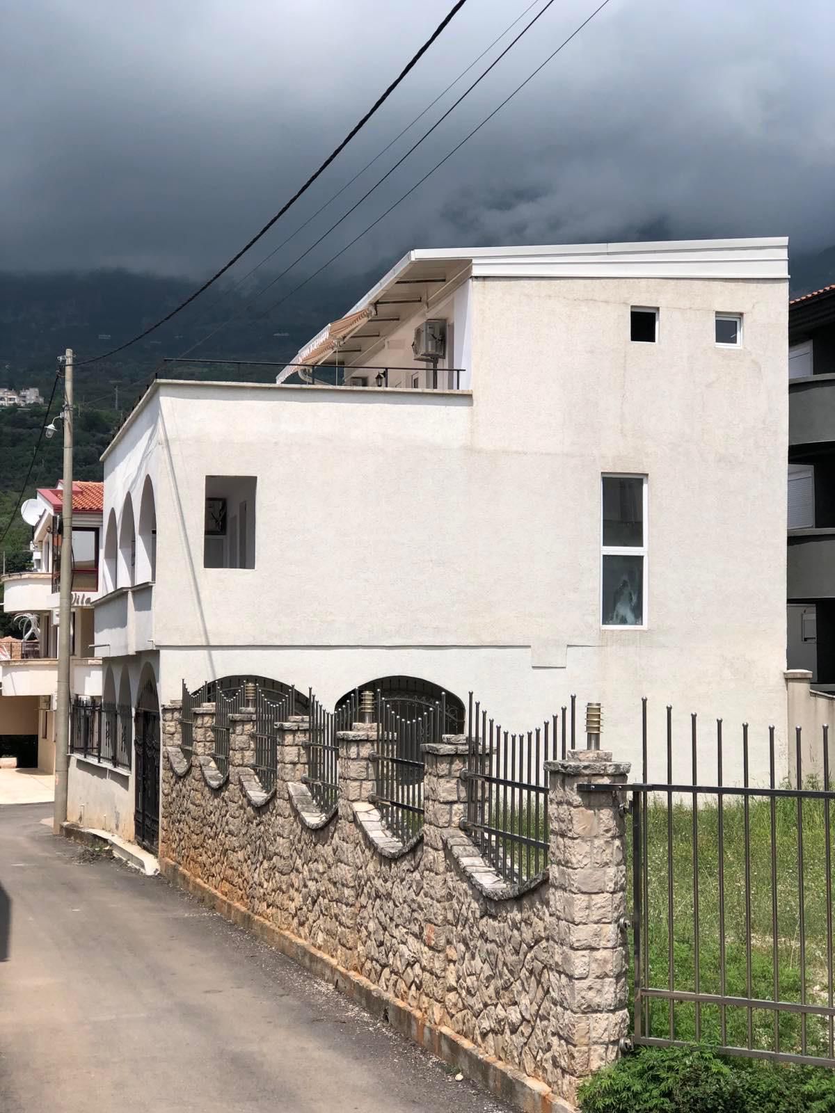 Two-story house in Dobra Voda near the sea