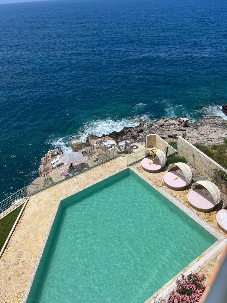 Stylish 2-Bedroom Apartment Just Steps from the Sea