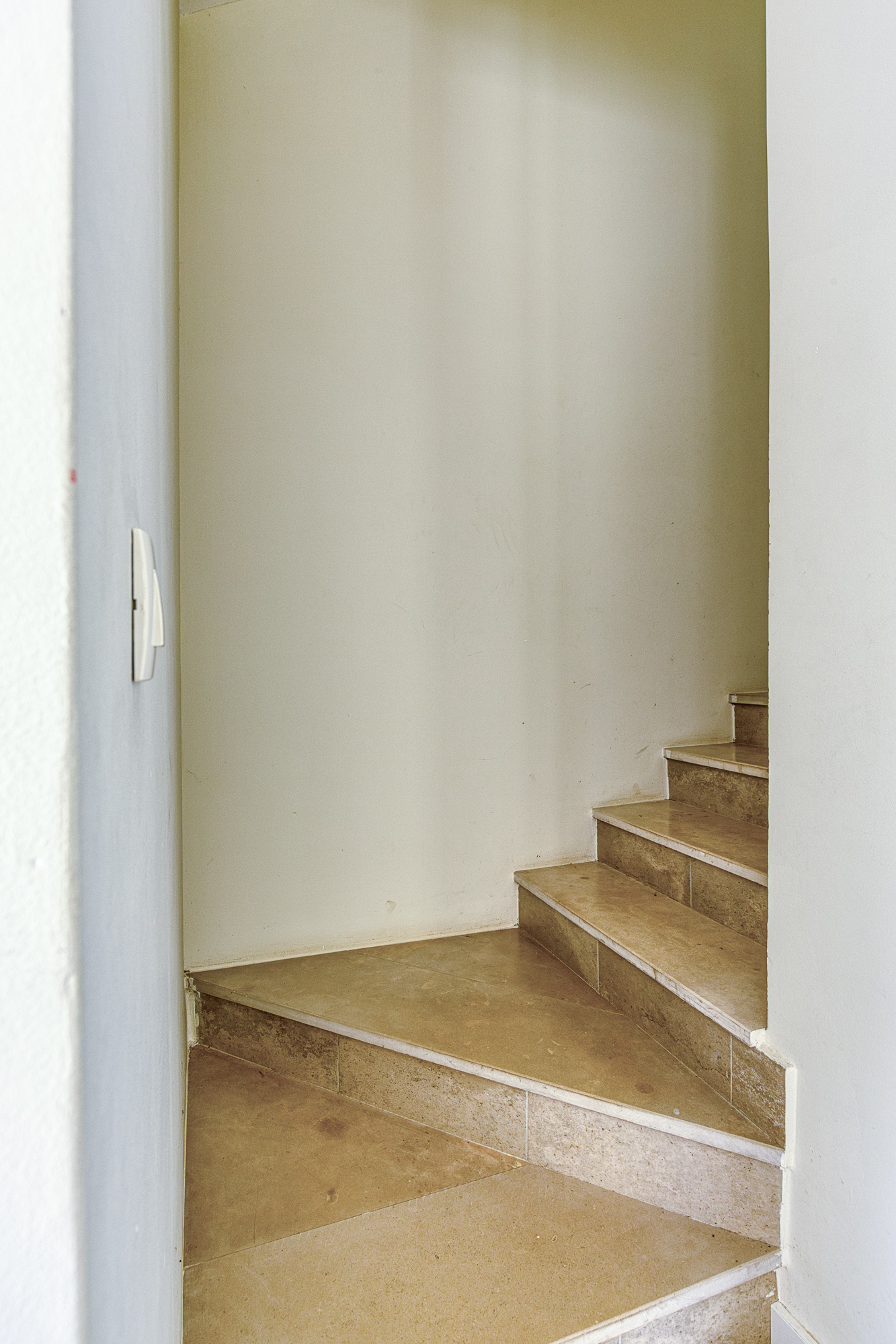 Apartment with Sea View, Bijela