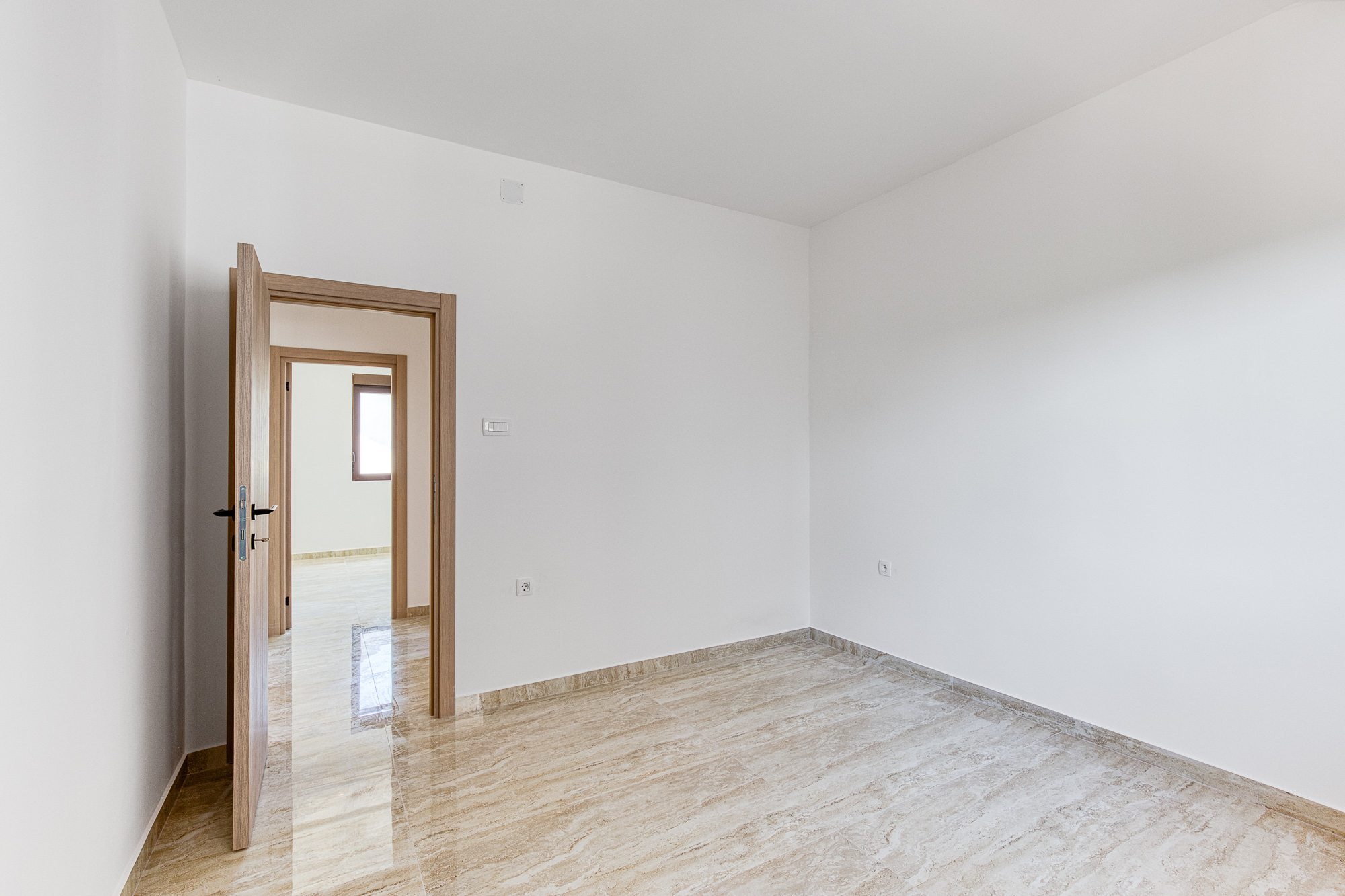 Renovated apartment in Tivat, 78 m²