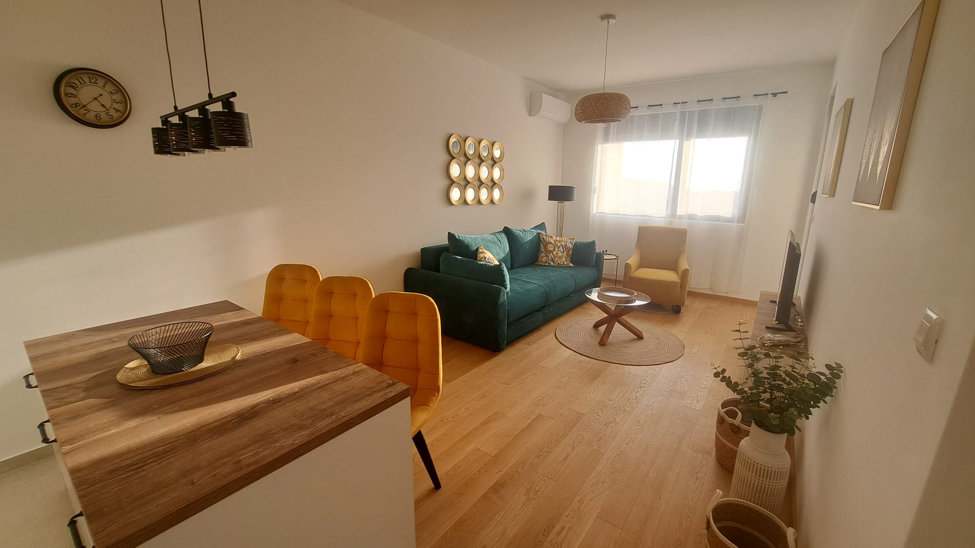 Furnished One-Bedroom Apartment with Garage and Sea View – Bečići
