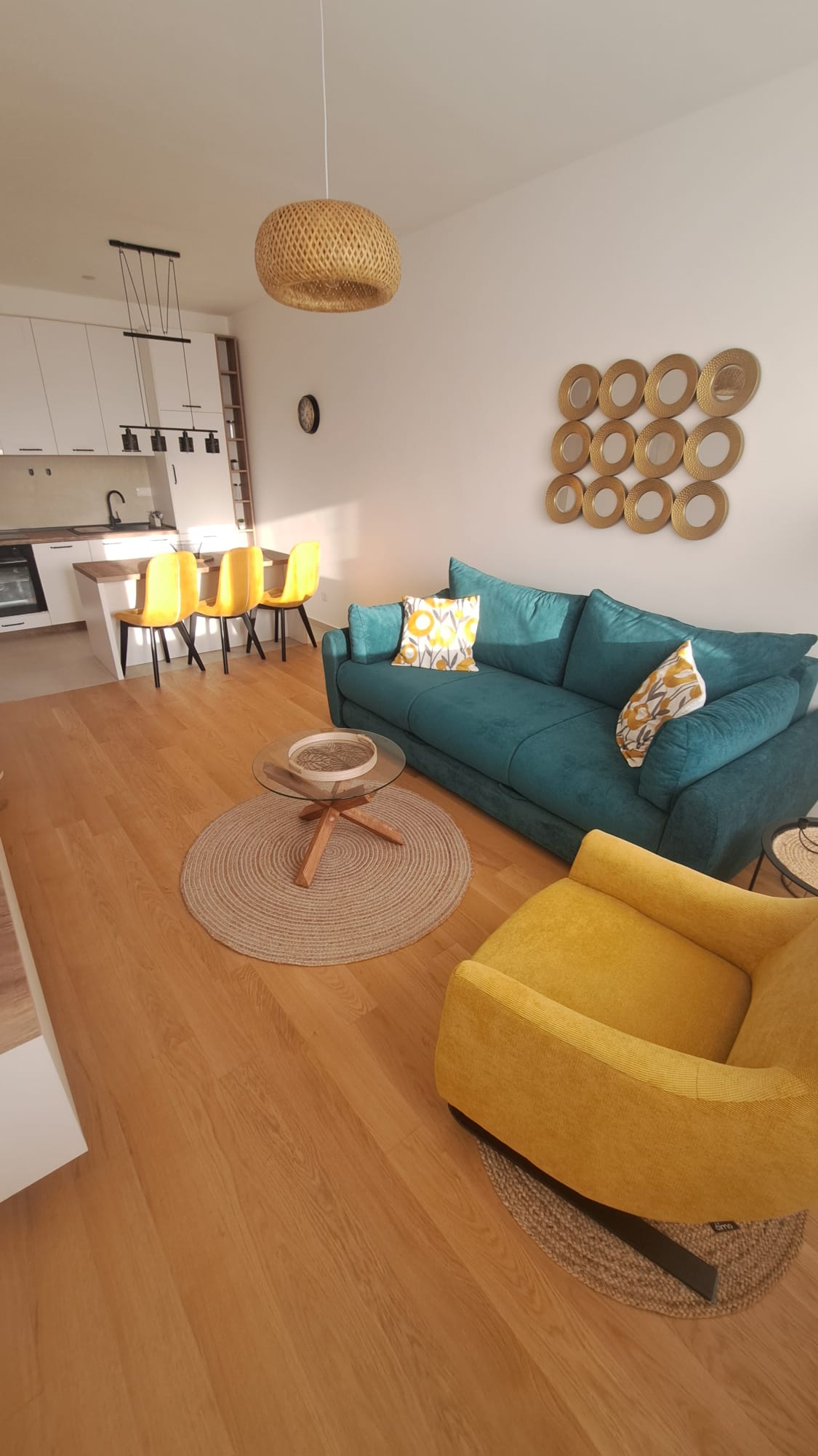 Furnished One-Bedroom Apartment with Garage and Sea View – Bečići