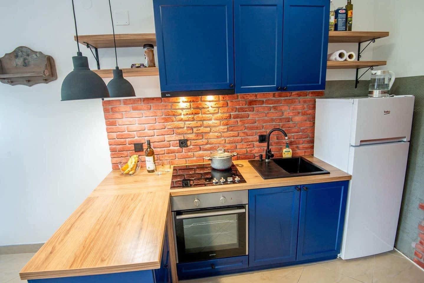 One-bedroom apartment by the sea