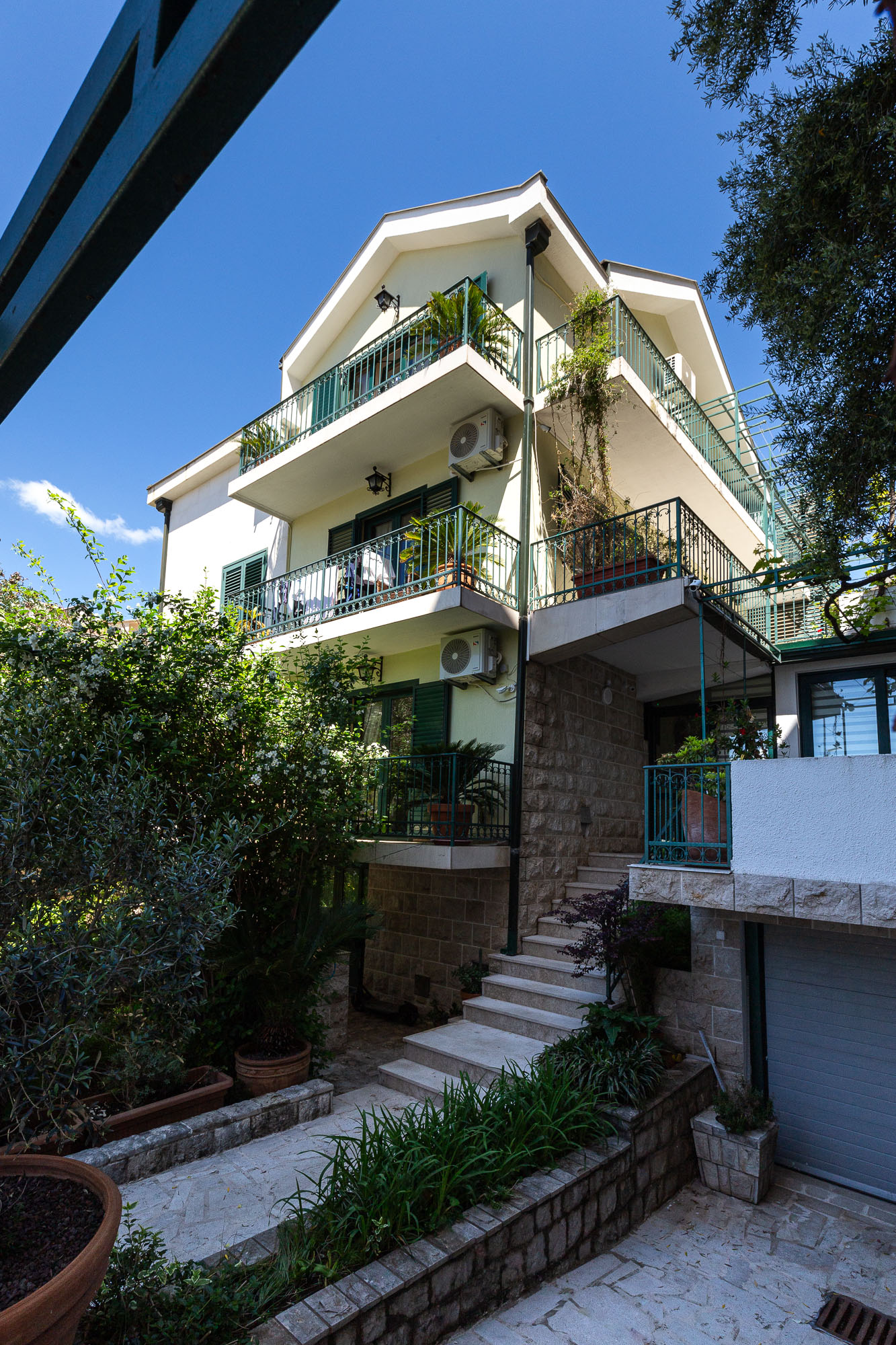 Spacious house in Budva