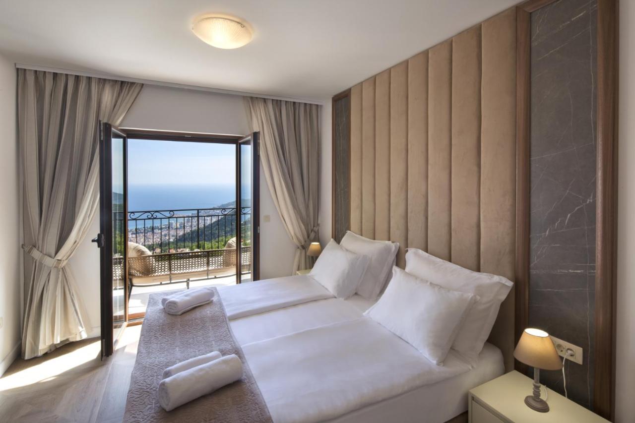 Stunning villa with a panoramic sea view.