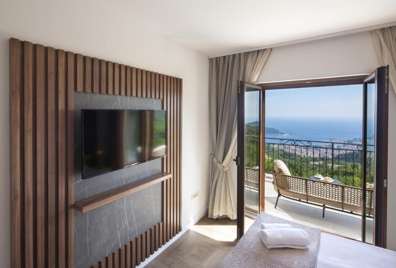 Stunning villa with a panoramic sea view.