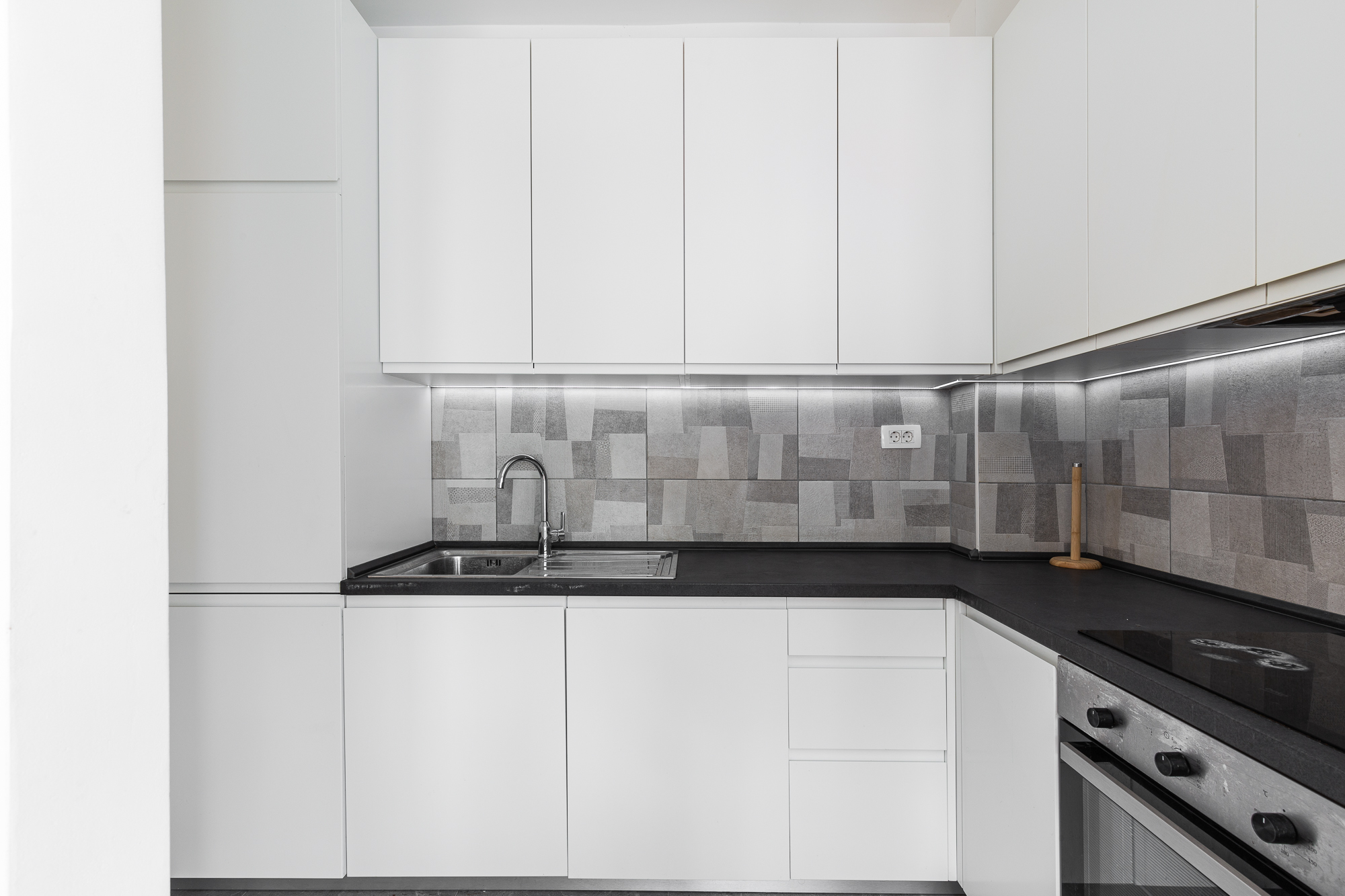 Two-Bedroom Apartment with Sea View in Bečići