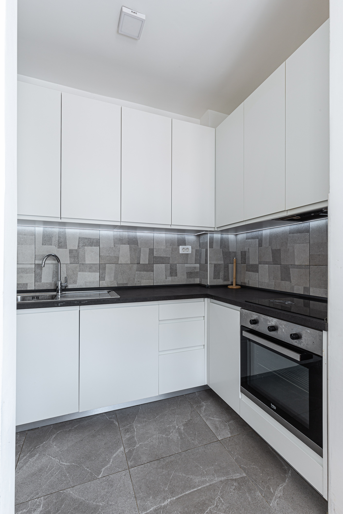 Two-Bedroom Apartment with Sea View in Bečići