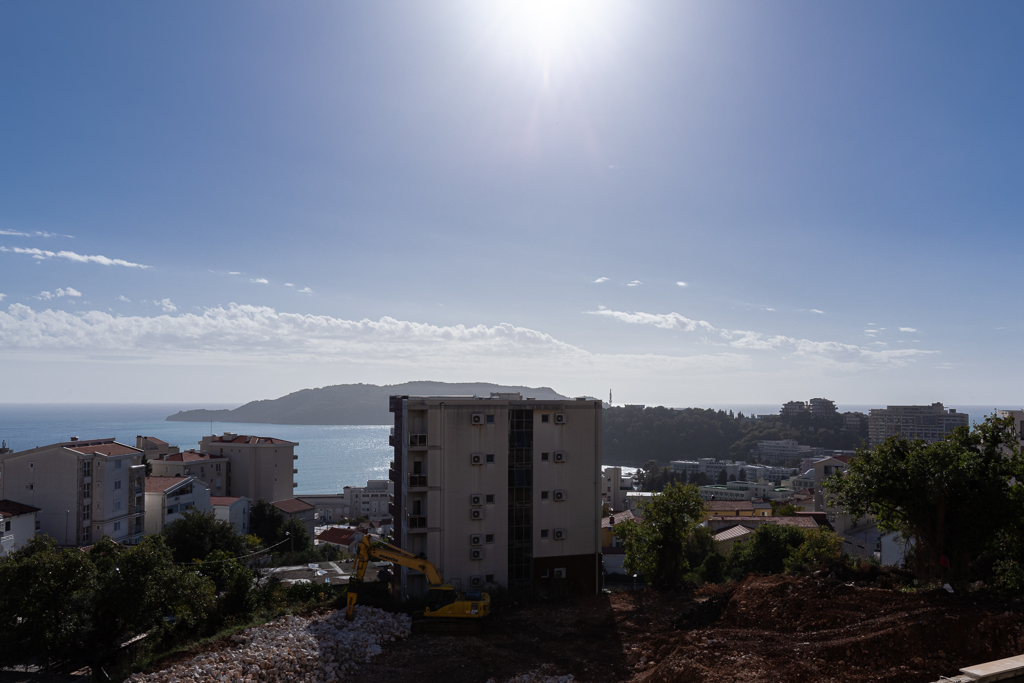One-bedroom apartment with garage, Bečići